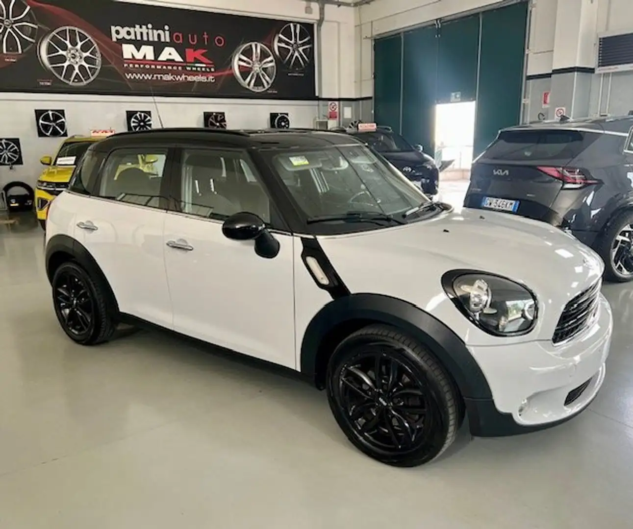 MINI Cooper D Countryman 2.0 TDI AUTOM. Bianco - 2