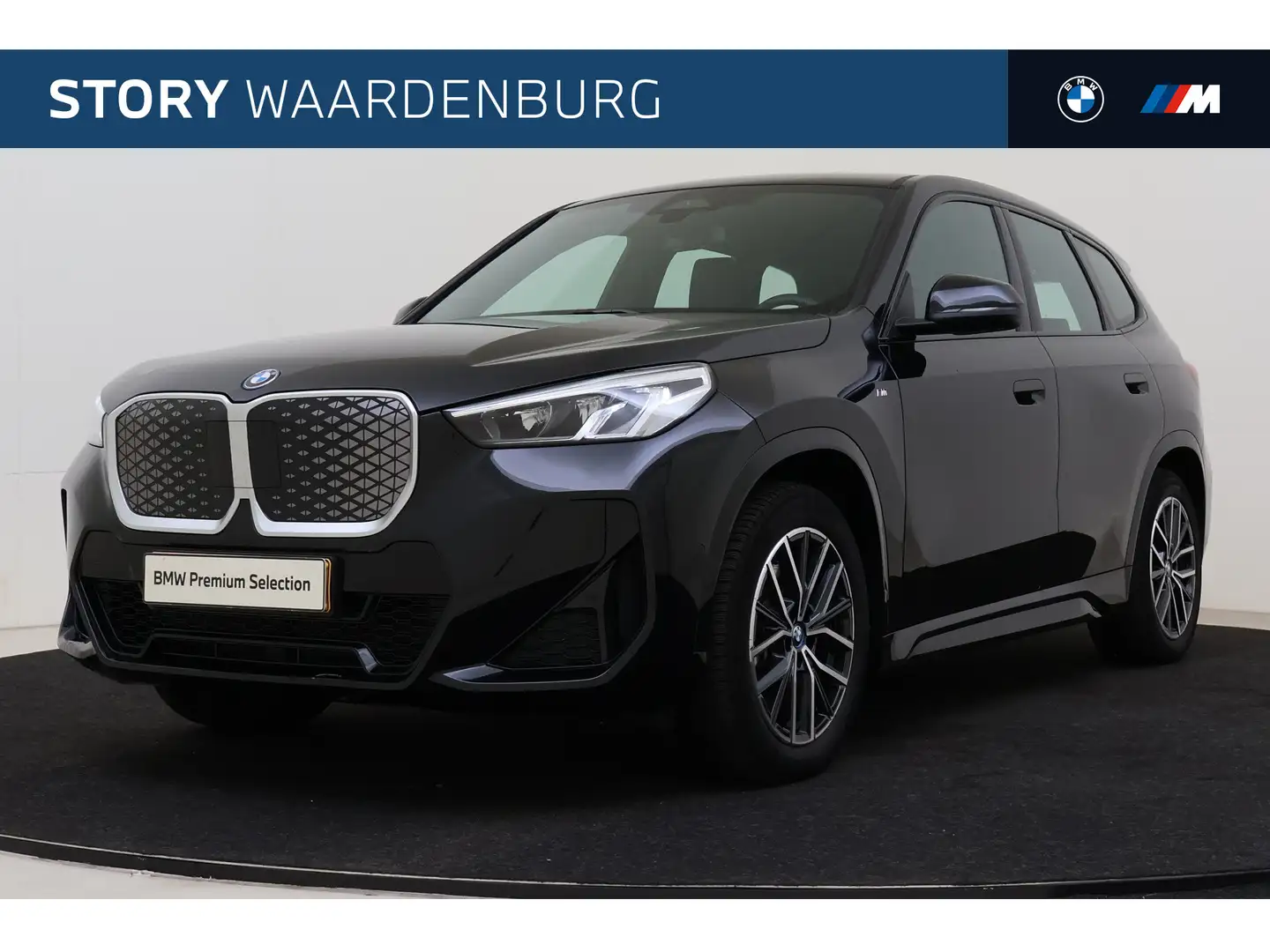 BMW iX1 xDrive30 M Sport / Sportstoelen / Achteruitrijcame Noir - 1