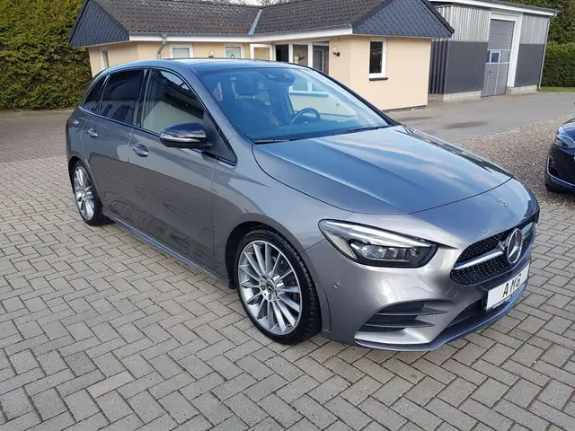 Mercedes-Benz B 180 AMG Line NIGHT  PANO  AHK  KAMERA  BURME.