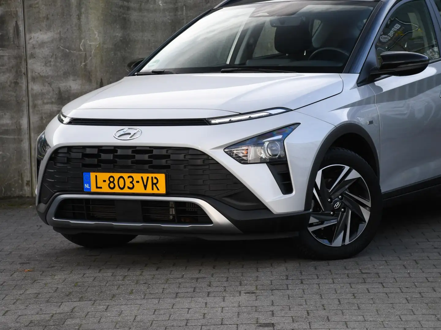 Hyundai BAYON Comfort Smart 1.0 T-GDI 100pk CRUISE.C | 16''LM | Gris - 2