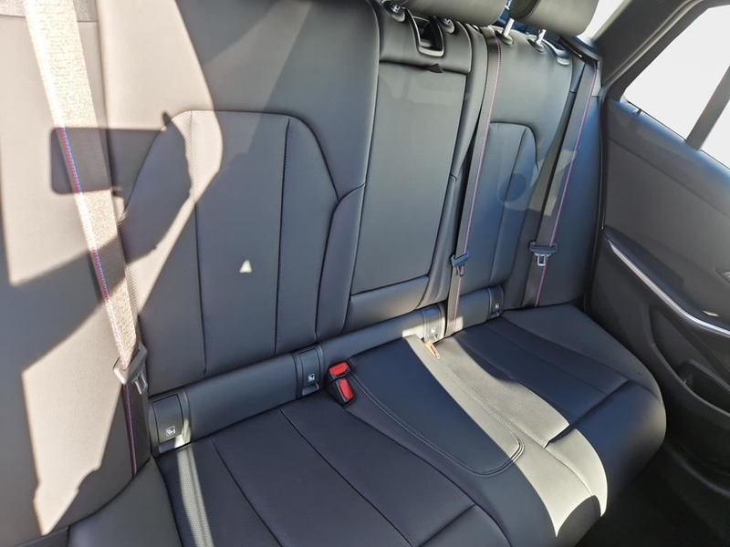 BMW 330 M Sport Pro — photo 15