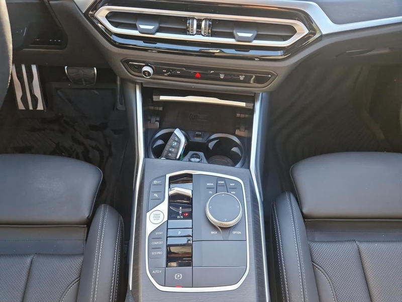 BMW 330 M Sport Pro — photo 11