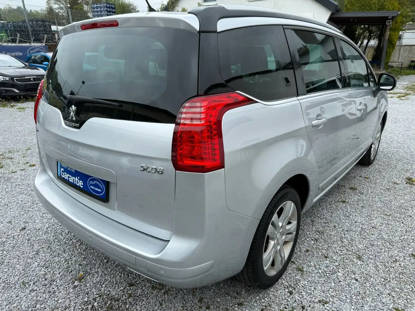 Peugeot 5008 *Panorama*7 Sitzer*Automatik*Head Up*PDC* Gris - 2