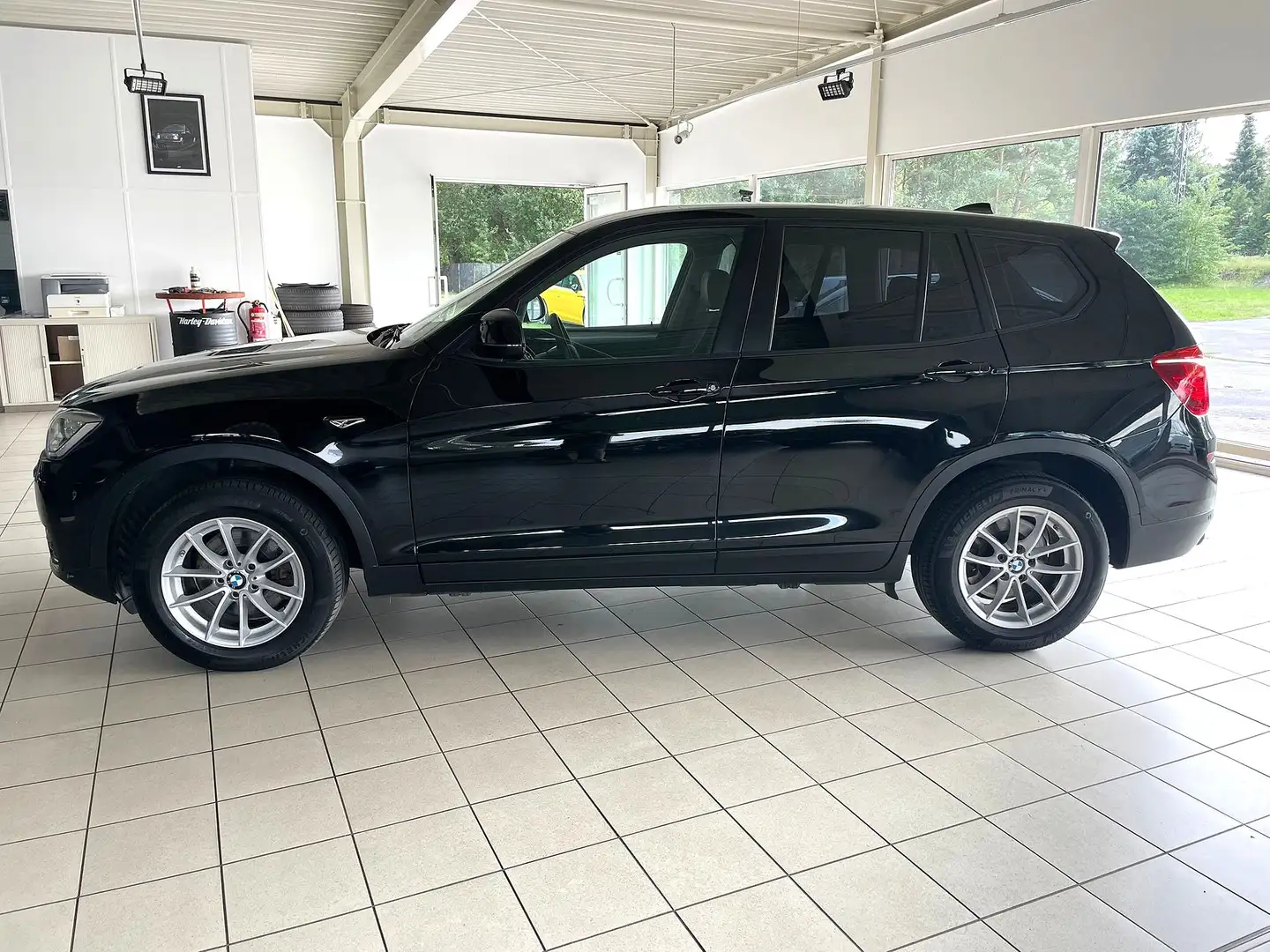 BMW X3 xDrive 20 d Advantage-Head up-Navi-Allrad-AHK- Schwarz - 2