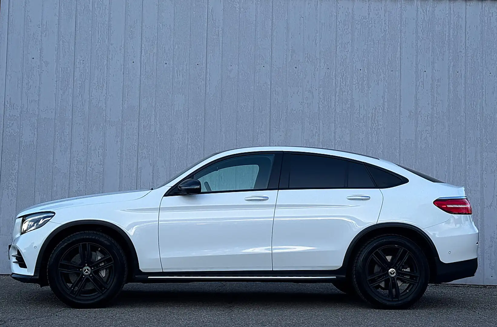 Mercedes-Benz GLC 250 d Coupé 4 Matic, AMG-Line, AHK, 360°, Keyless Go Weiß - 2