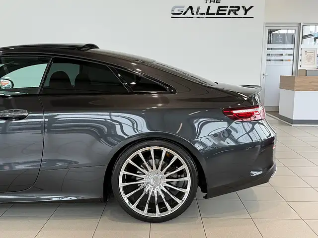 Mercedes-Benz E 220 d AMG-Line 4MATIC Aut.*Widescreen*Panorama*360° Ansicht 13
