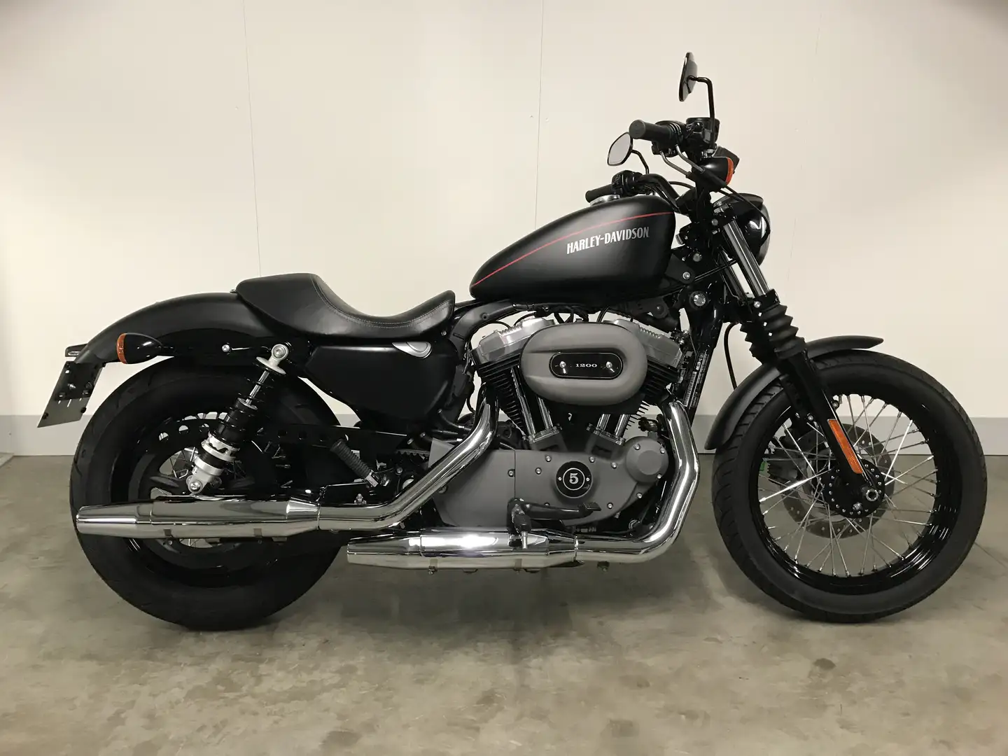 Harley-Davidson Sportster 1200 XL1200N NIGHTSTER Noir - 1