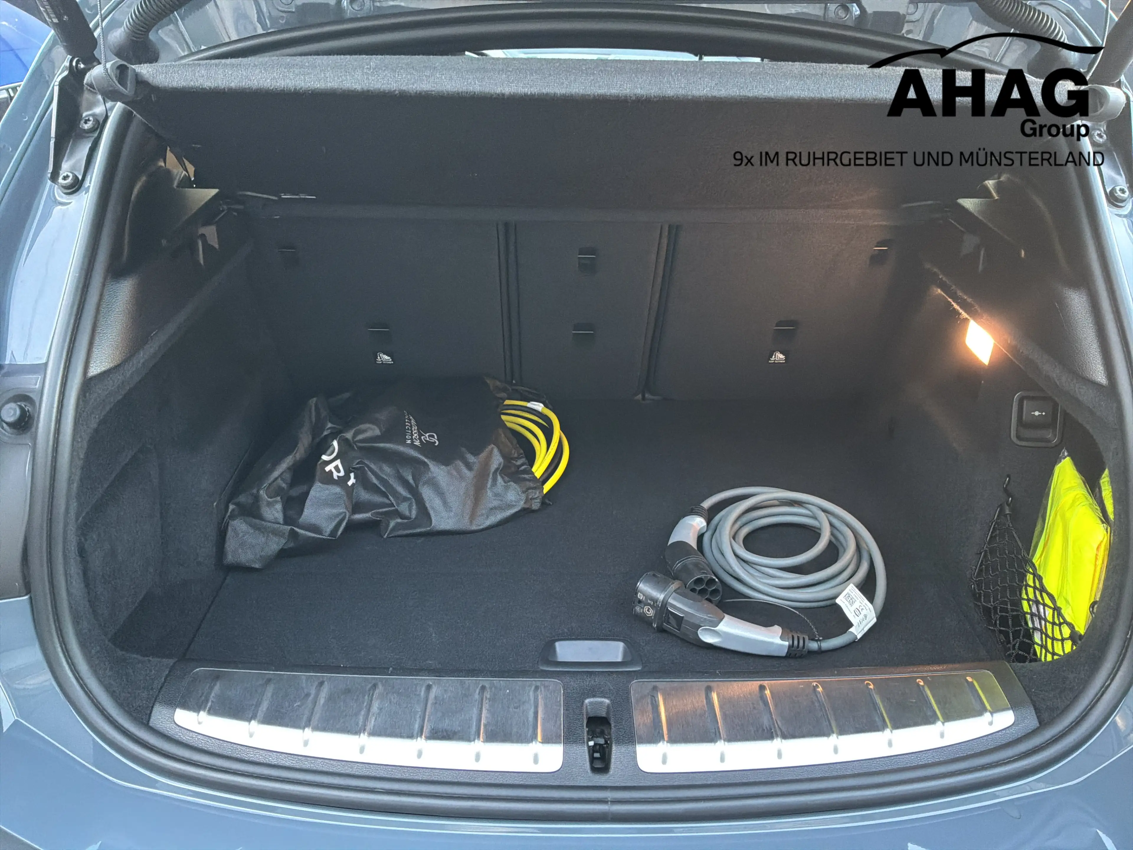 BMW X2 xDrive25e (2020 - 2024) — photo 13