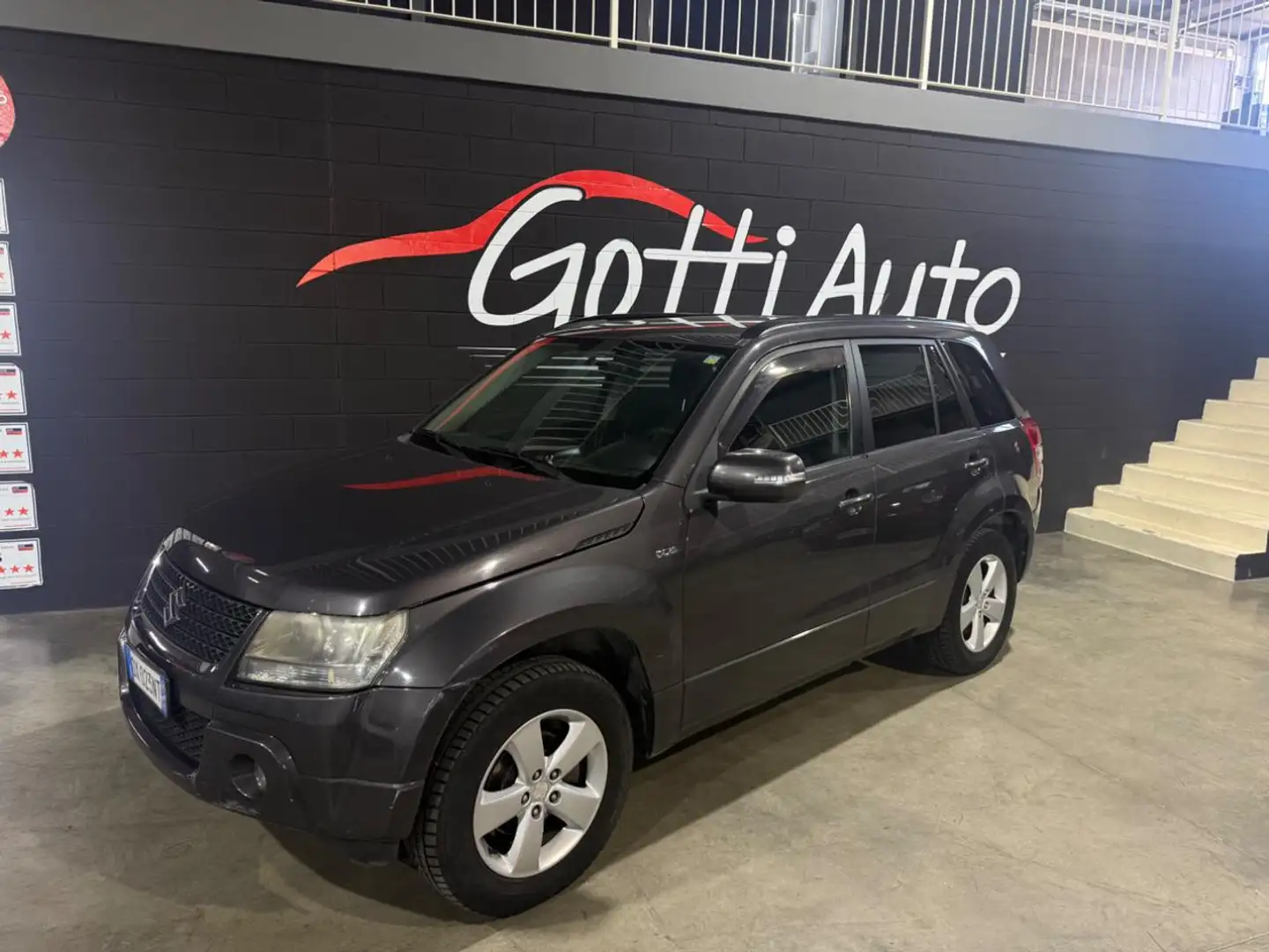 Suzuki Grand Vitara 1.9 5 PORTE MANUALE GANCIO TRAINO Grigio - 1