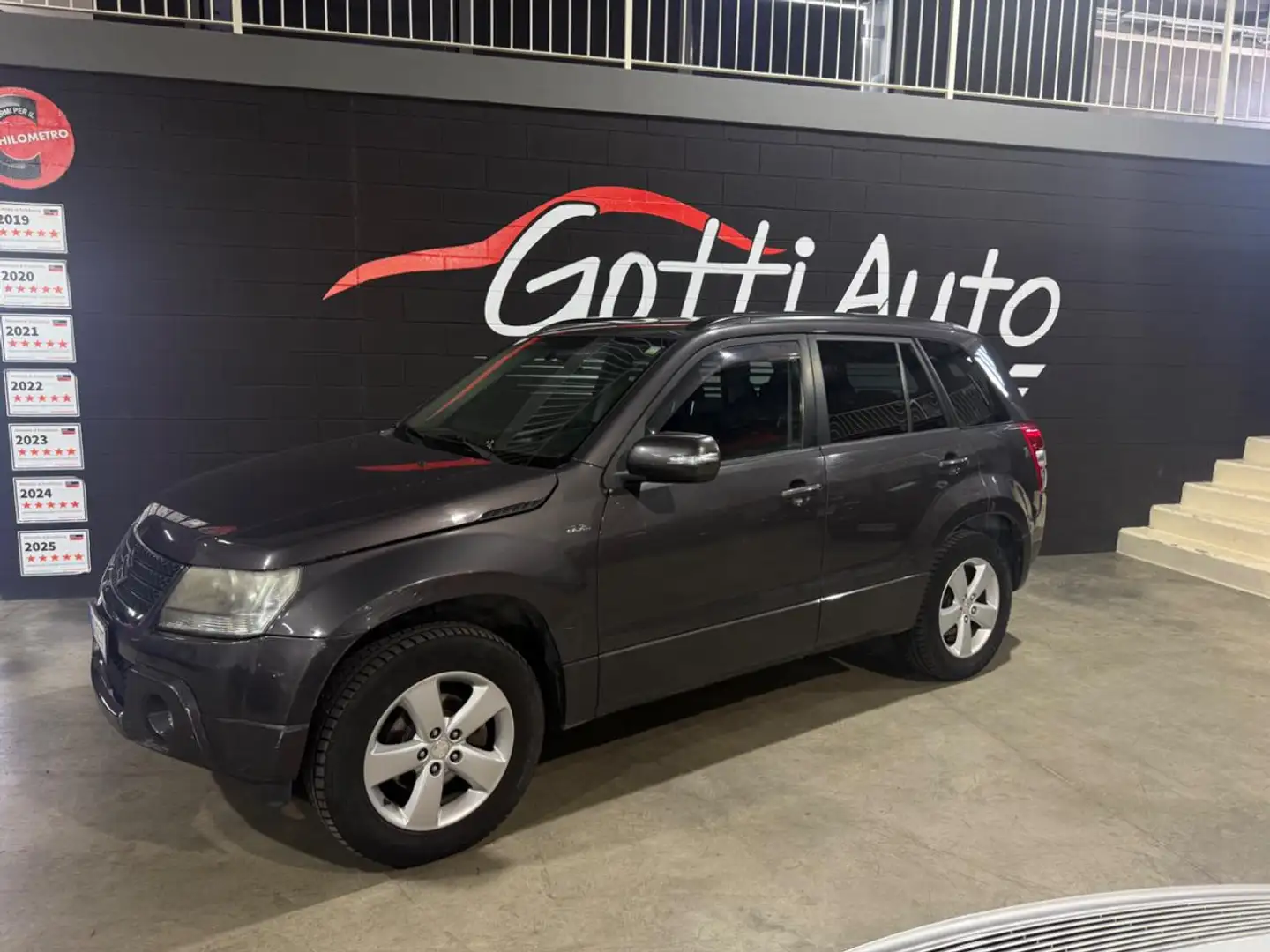 Suzuki Grand Vitara 1.9 5 PORTE MANUALE GANCIO TRAINO Grigio - 2