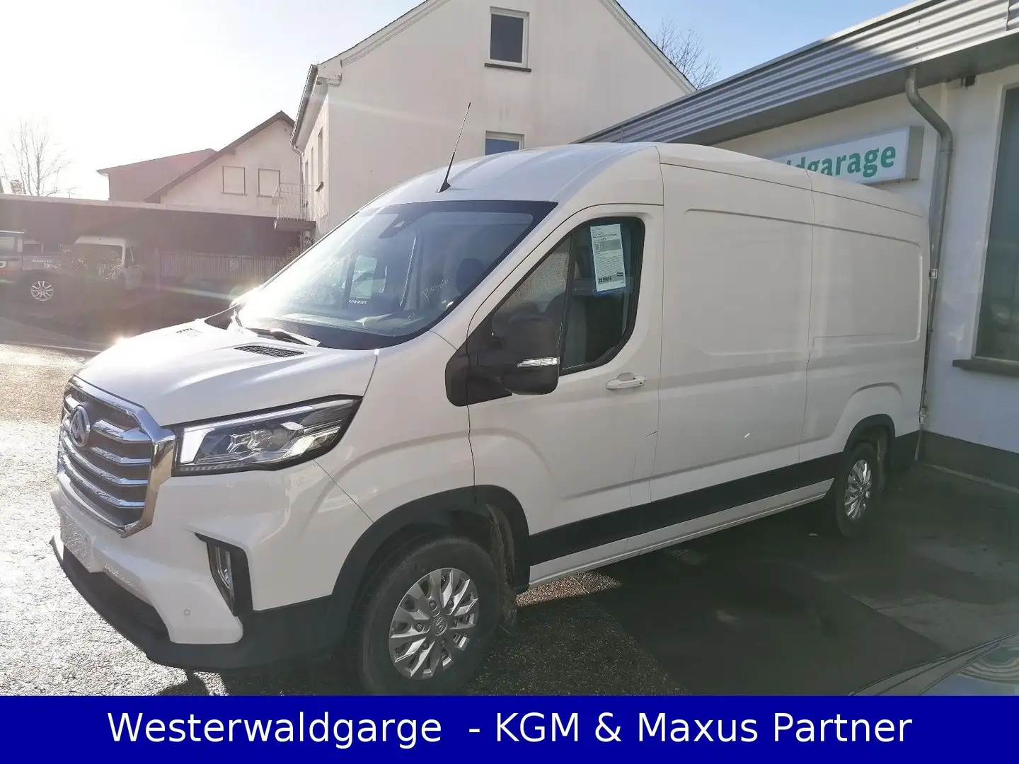 Maxus Deliver 9 2,0 Diesel BASE mit Comfort Paket Bianco - 1