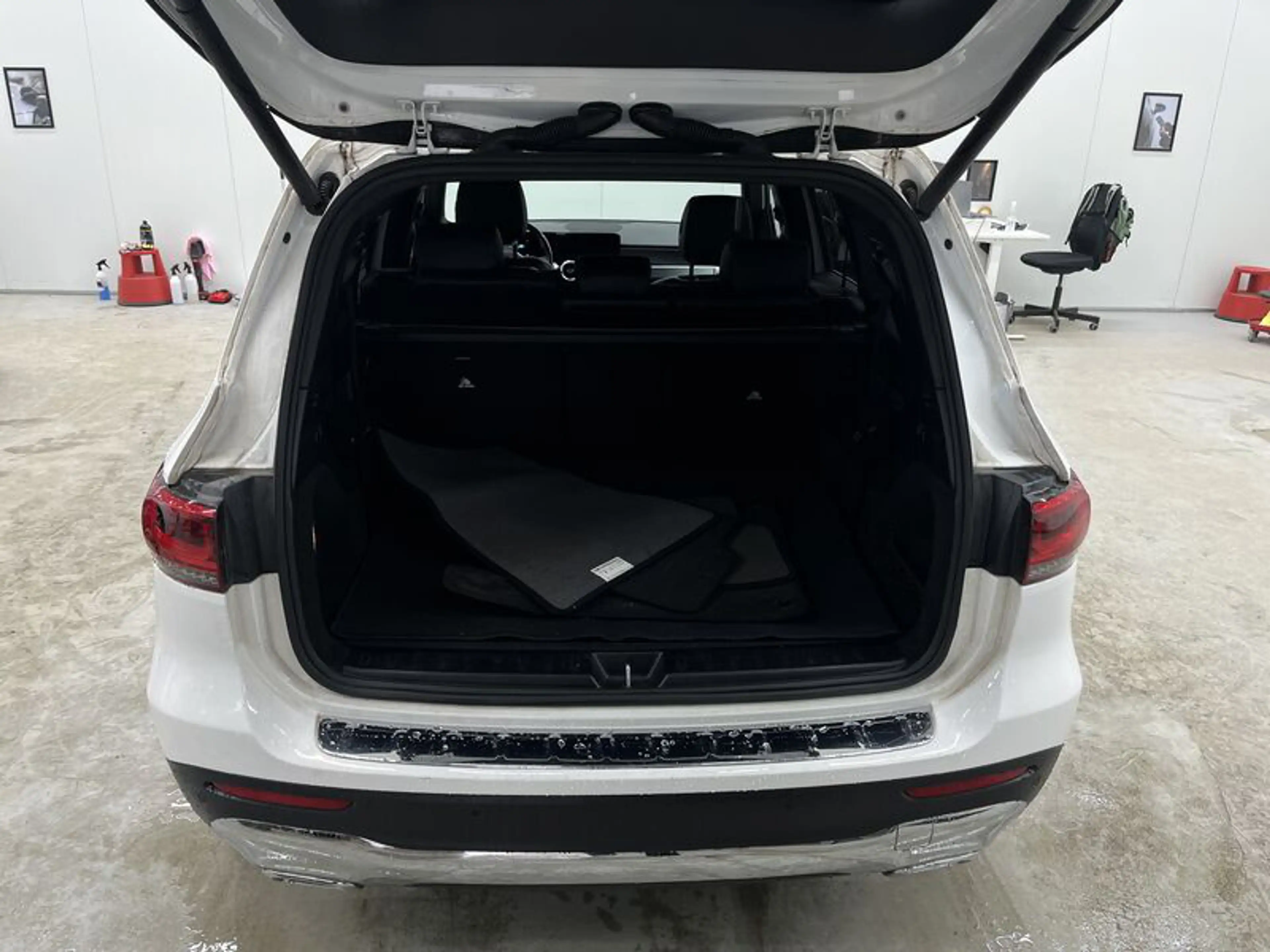 Mercedes-Benz GLB 200 GLB 200 NAVI KLIMAAUT LED RADIO TEMPO MFL SHZ VC KAMERA — photo 11