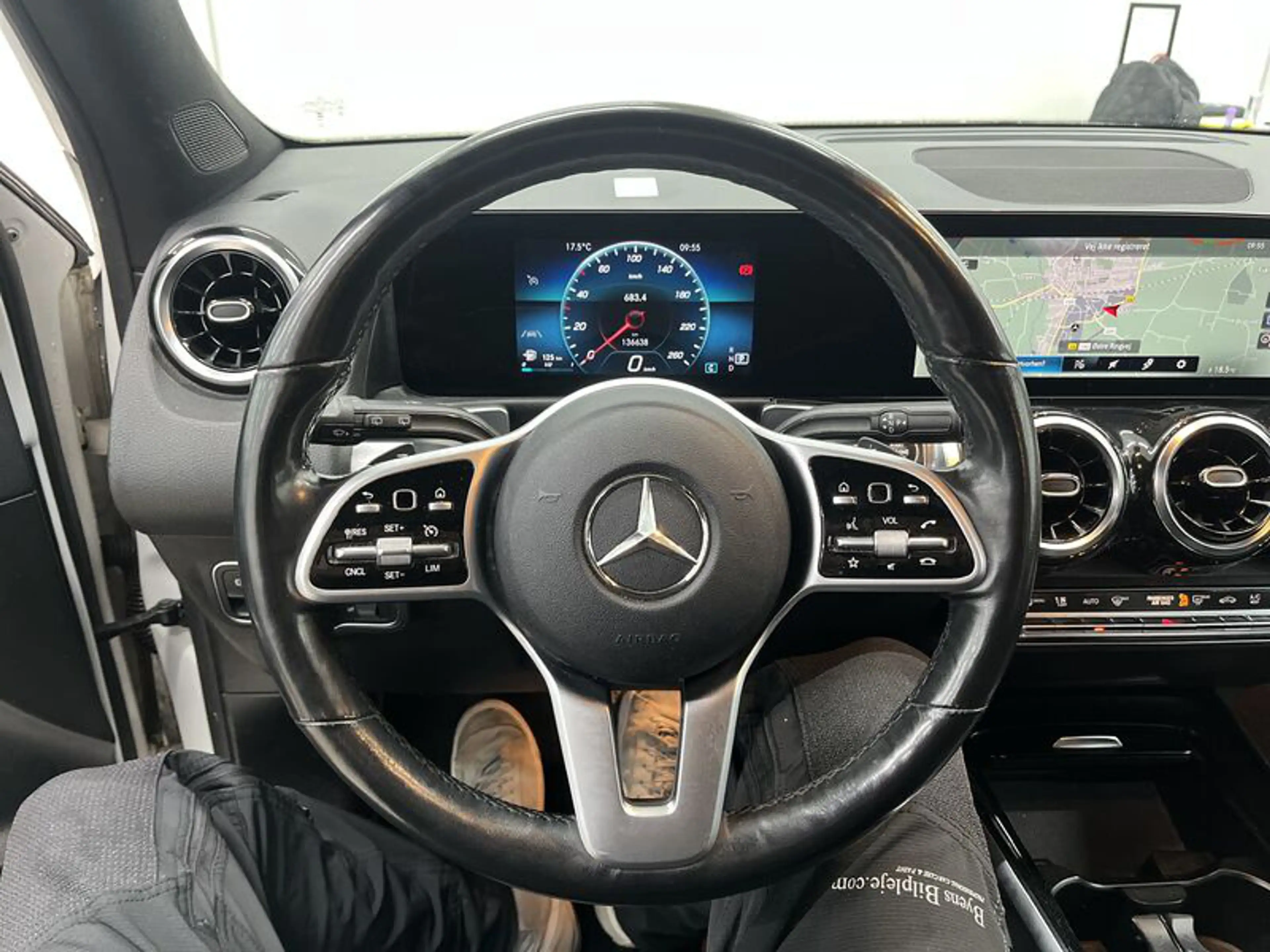 Mercedes-Benz GLB 200 GLB 200 NAVI KLIMAAUT LED RADIO TEMPO MFL SHZ VC KAMERA — photo 6