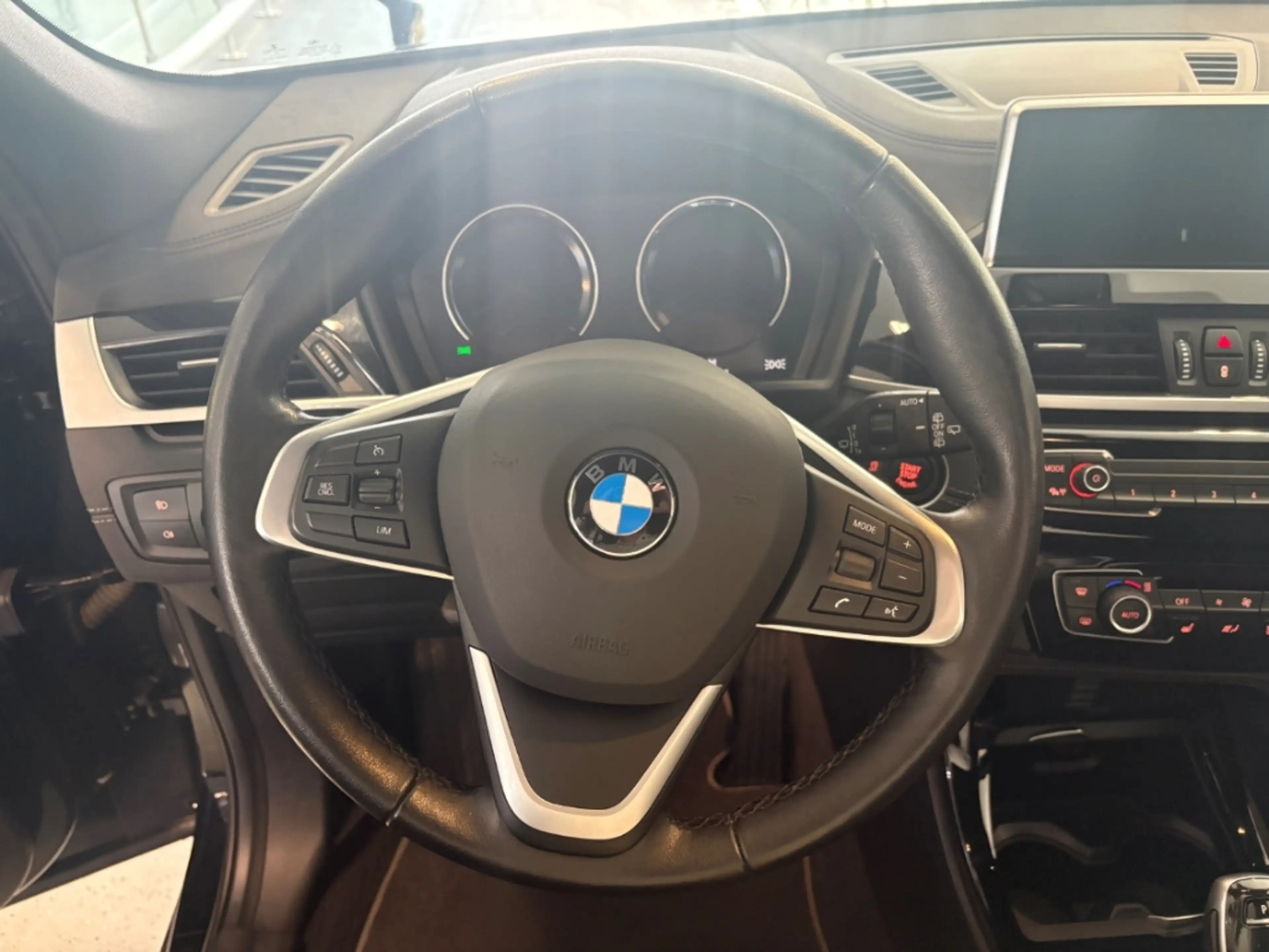 BMW X2 sDrive18i Navi LED El. Heckklappe Mehrzonenklima 2 — photo 10