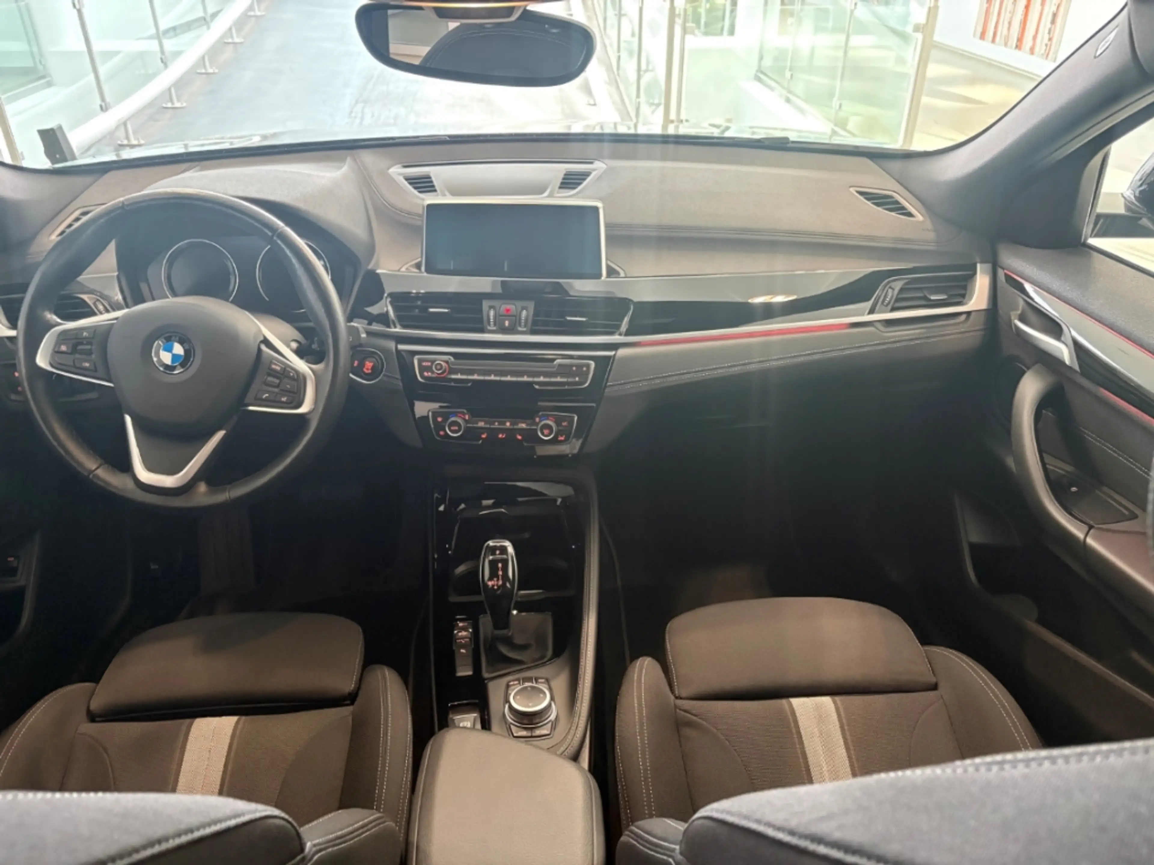 BMW X2 sDrive18i Navi LED El. Heckklappe Mehrzonenklima 2 — photo 6