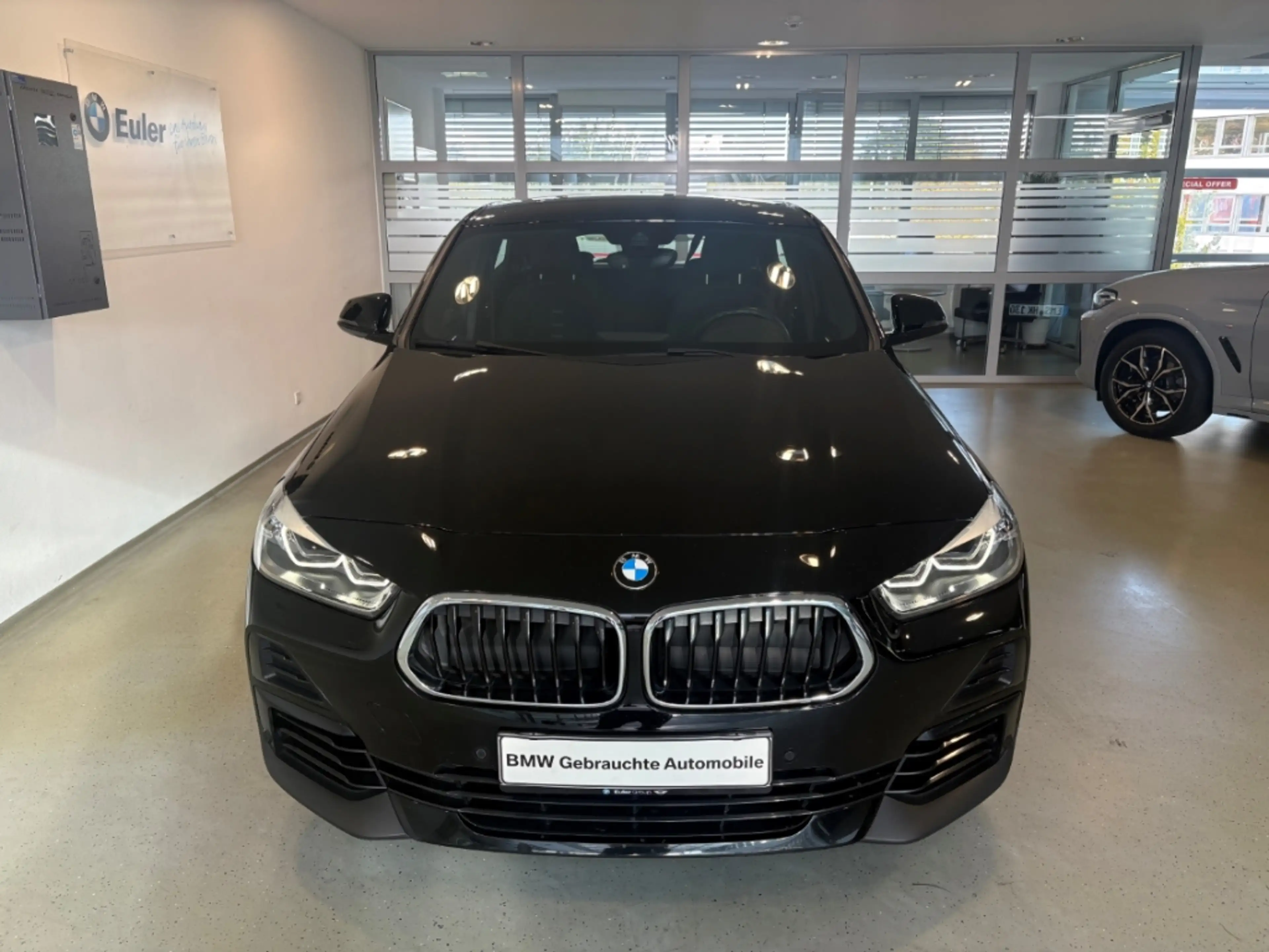 BMW X2 sDrive18i Navi LED El. Heckklappe Mehrzonenklima 2 — photo 2