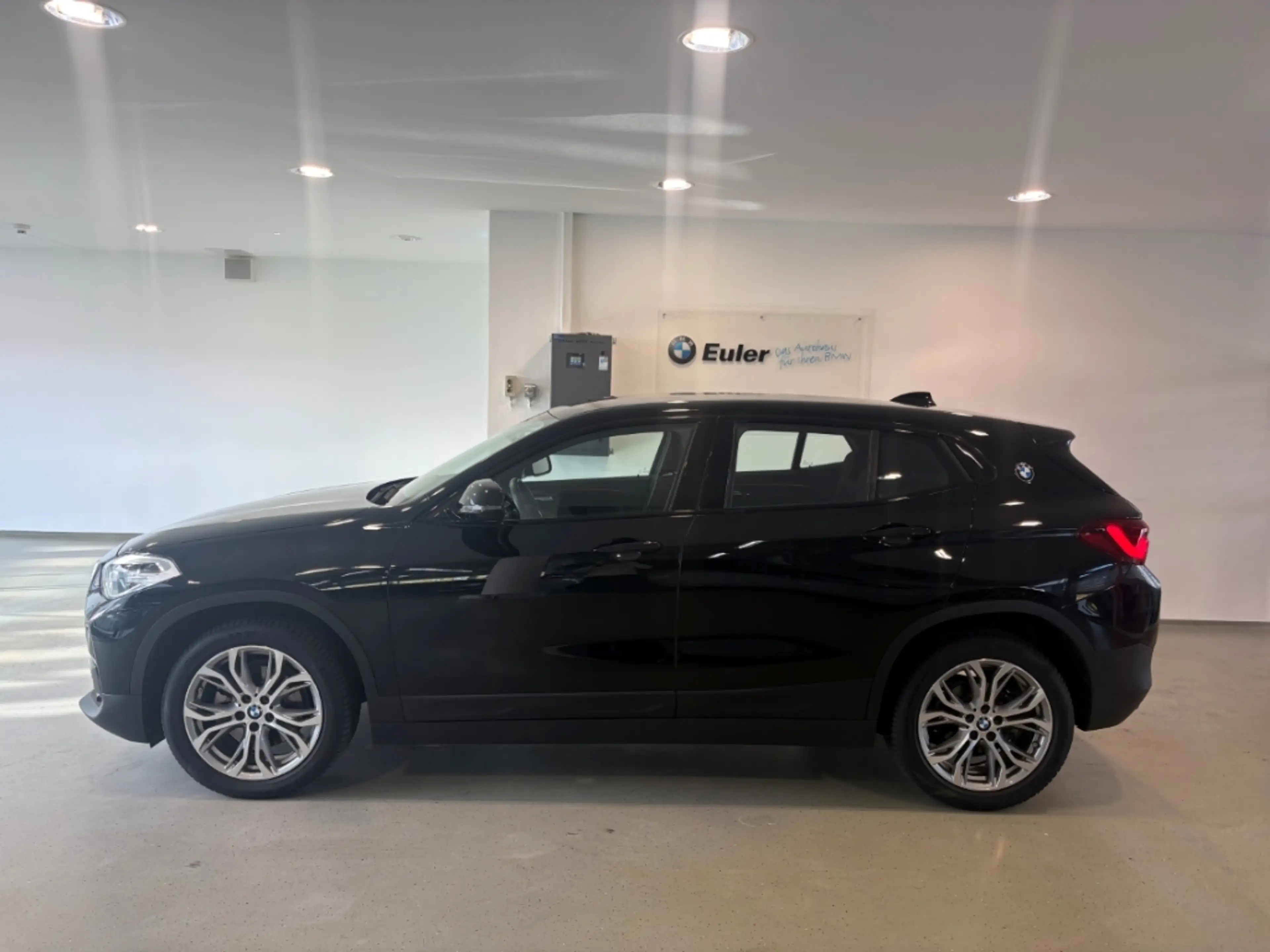 BMW X2 sDrive18i Navi LED El. Heckklappe Mehrzonenklima 2 — photo 5