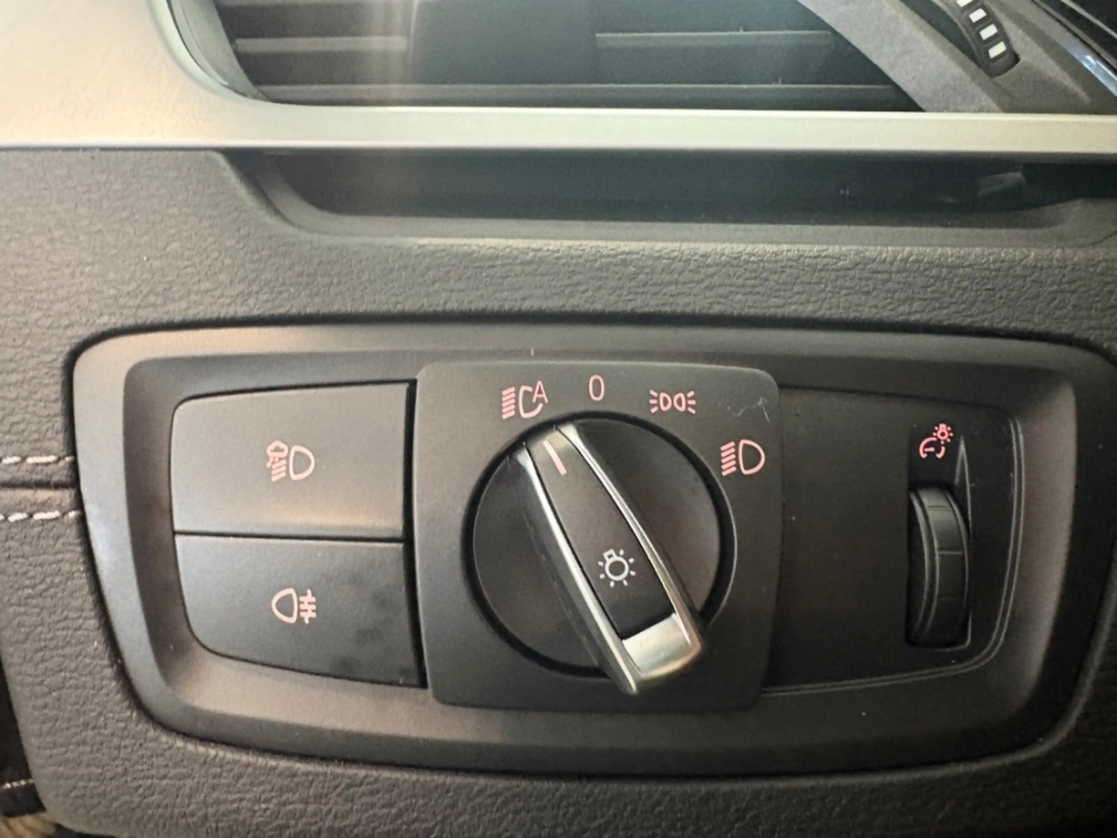BMW X2 sDrive18i Navi LED El. Heckklappe Mehrzonenklima 2 — photo 13