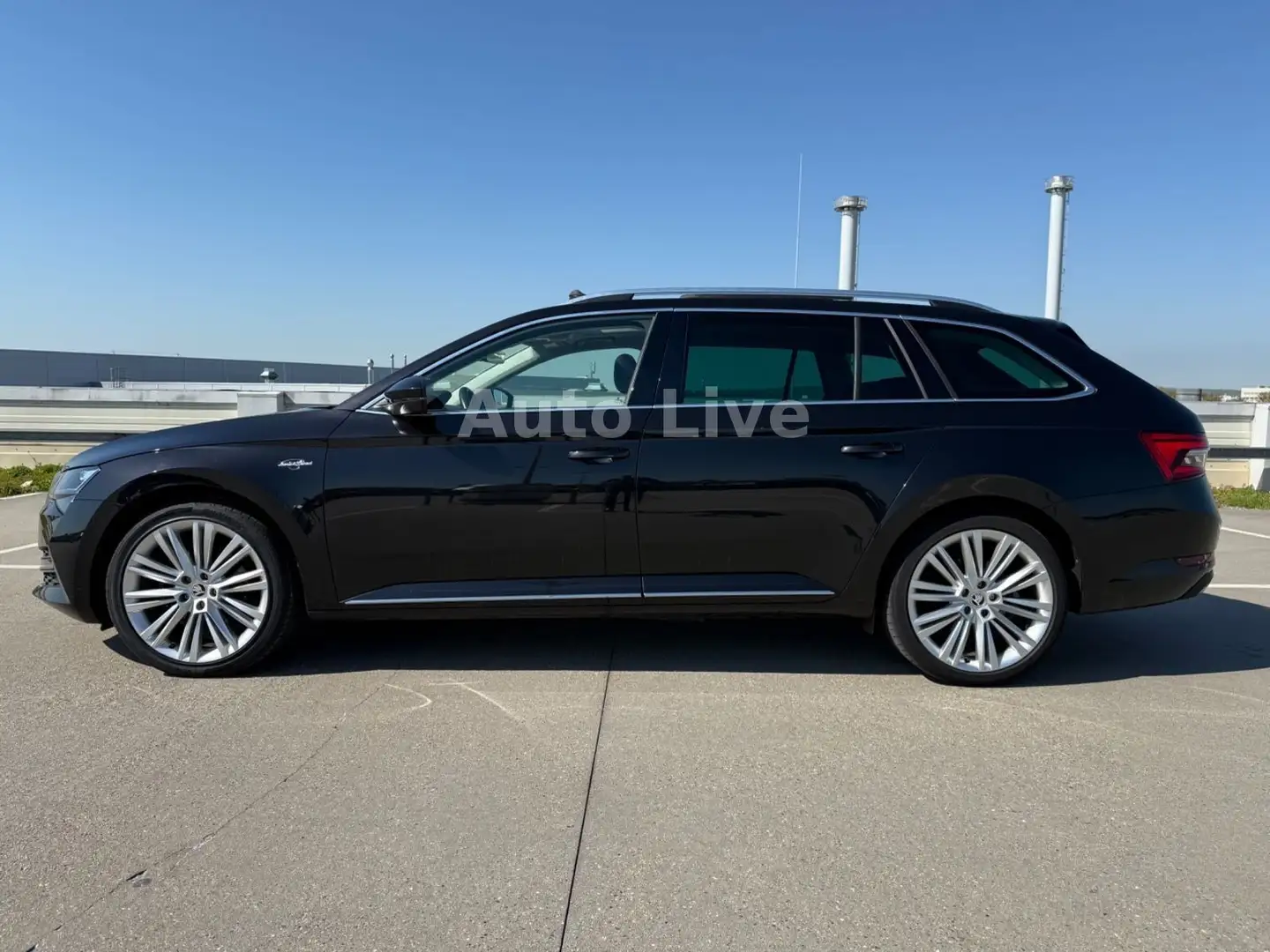 Skoda Superb 1.4 TSI iV*L&K*VIR*PAN*NAVI*LED*LEDER*VOL Schwarz - 2
