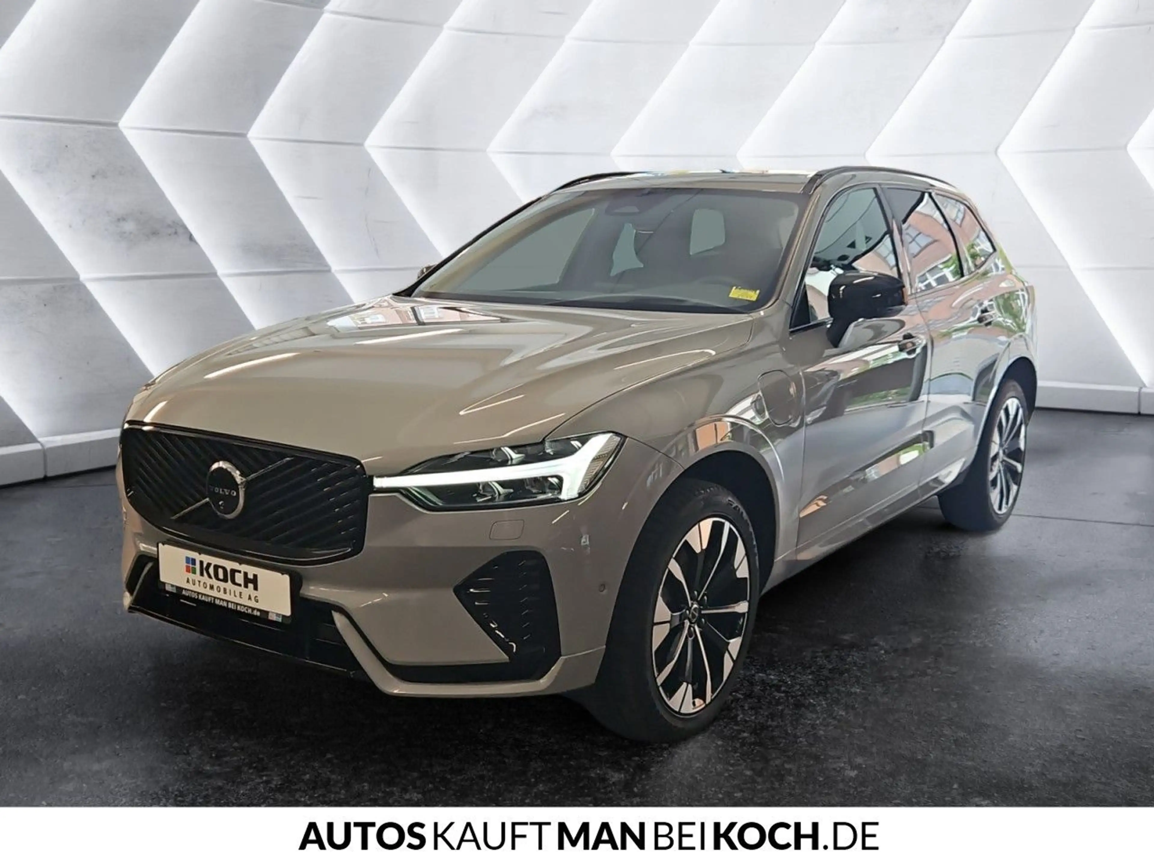 Volvo XC60 T6 AWD B Plus Dark ACC BLIS HUD PANO AHK — photo 2