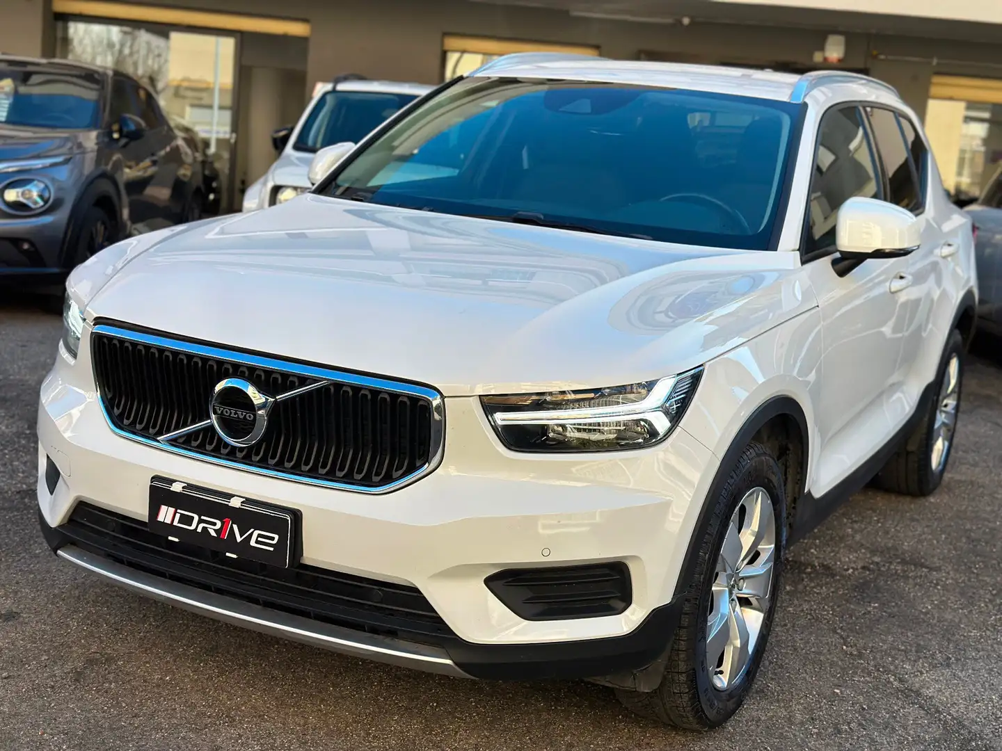 Volvo XC40 XC40 T2 Geartronic Momentum - 1