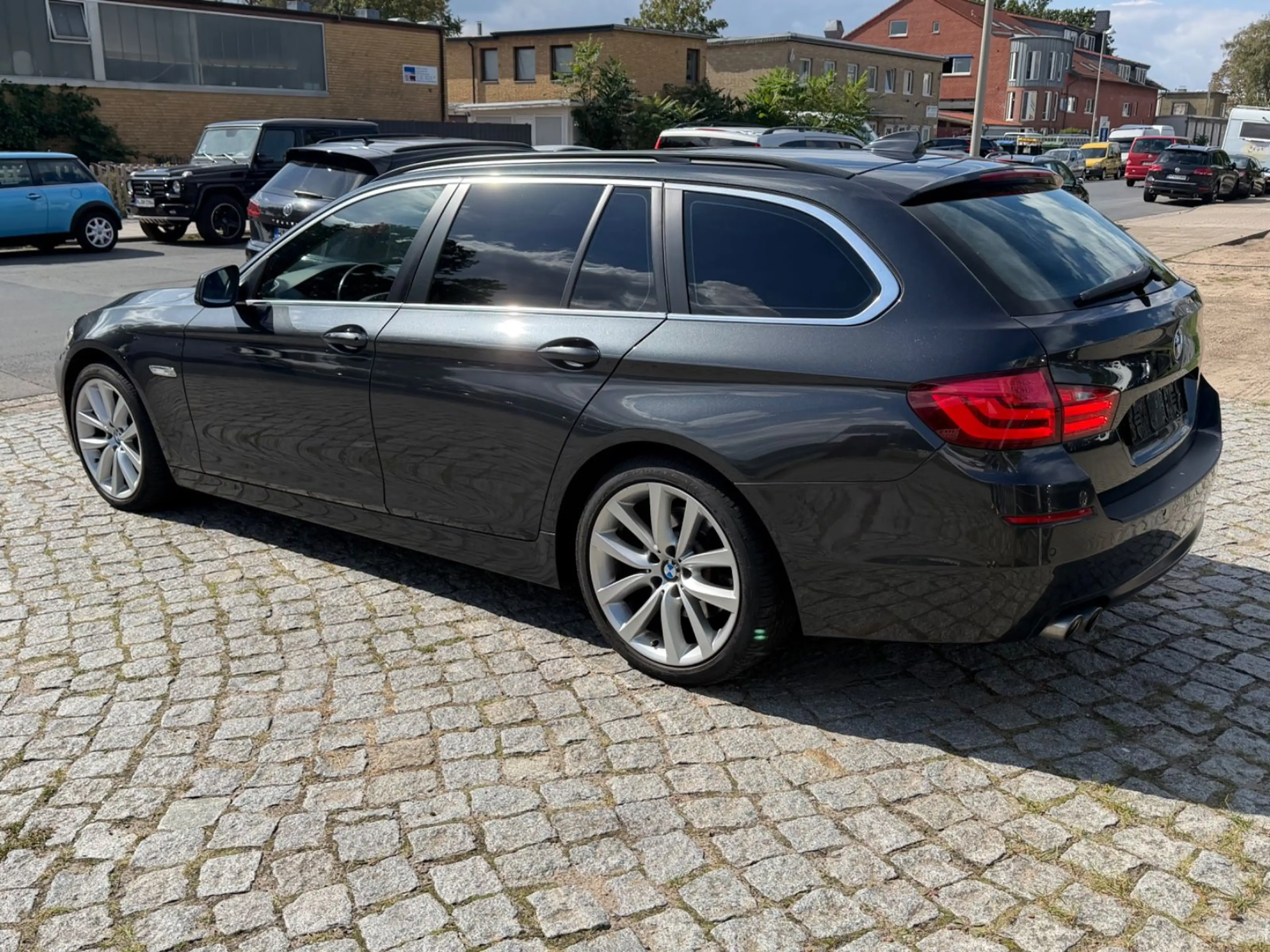 BMW 520 d Touring*Leder*Pano*Xenon*AHK* — photo 8