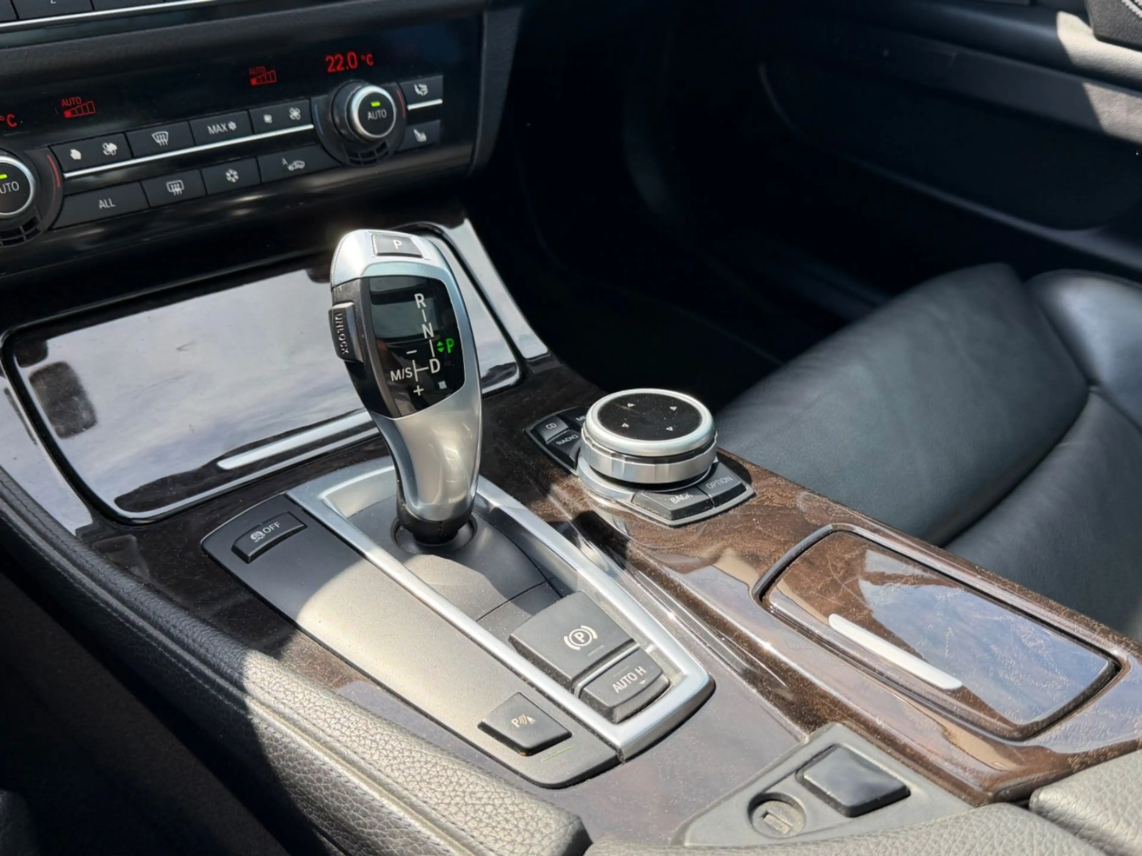 BMW 520 d Touring*Leder*Pano*Xenon*AHK* — photo 18