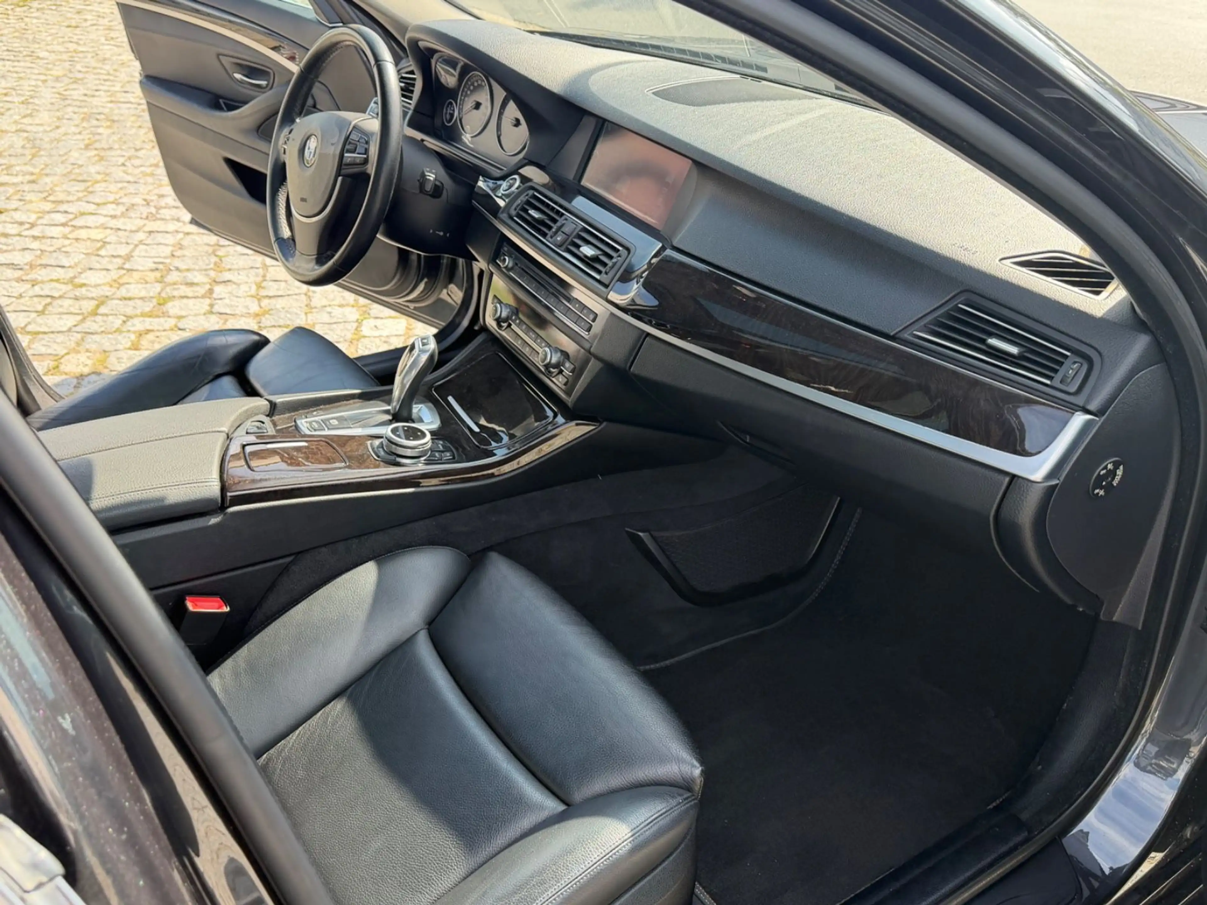 BMW 520 d Touring*Leder*Pano*Xenon*AHK* — photo 13