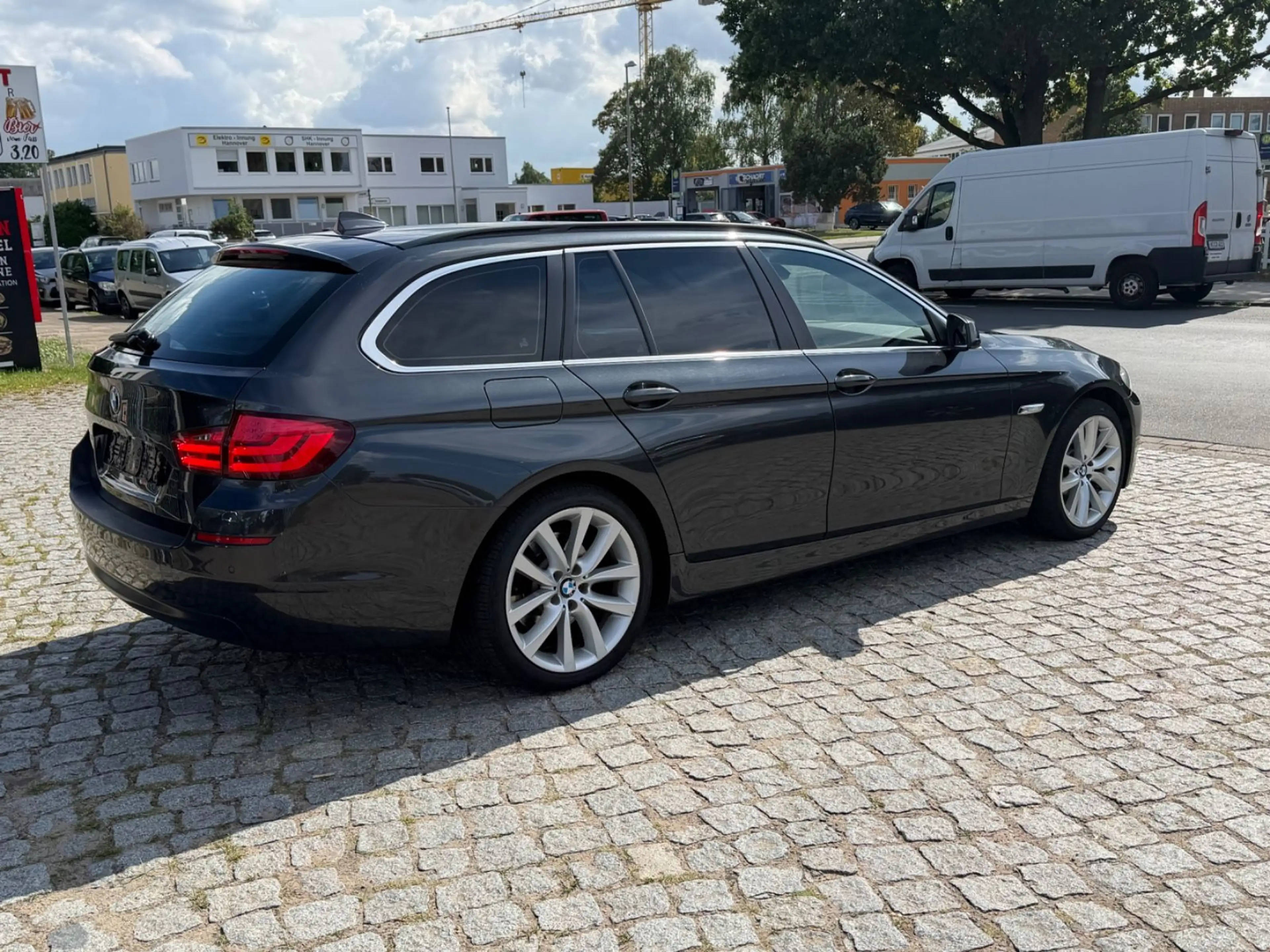 BMW 520 d Touring*Leder*Pano*Xenon*AHK* — photo 4