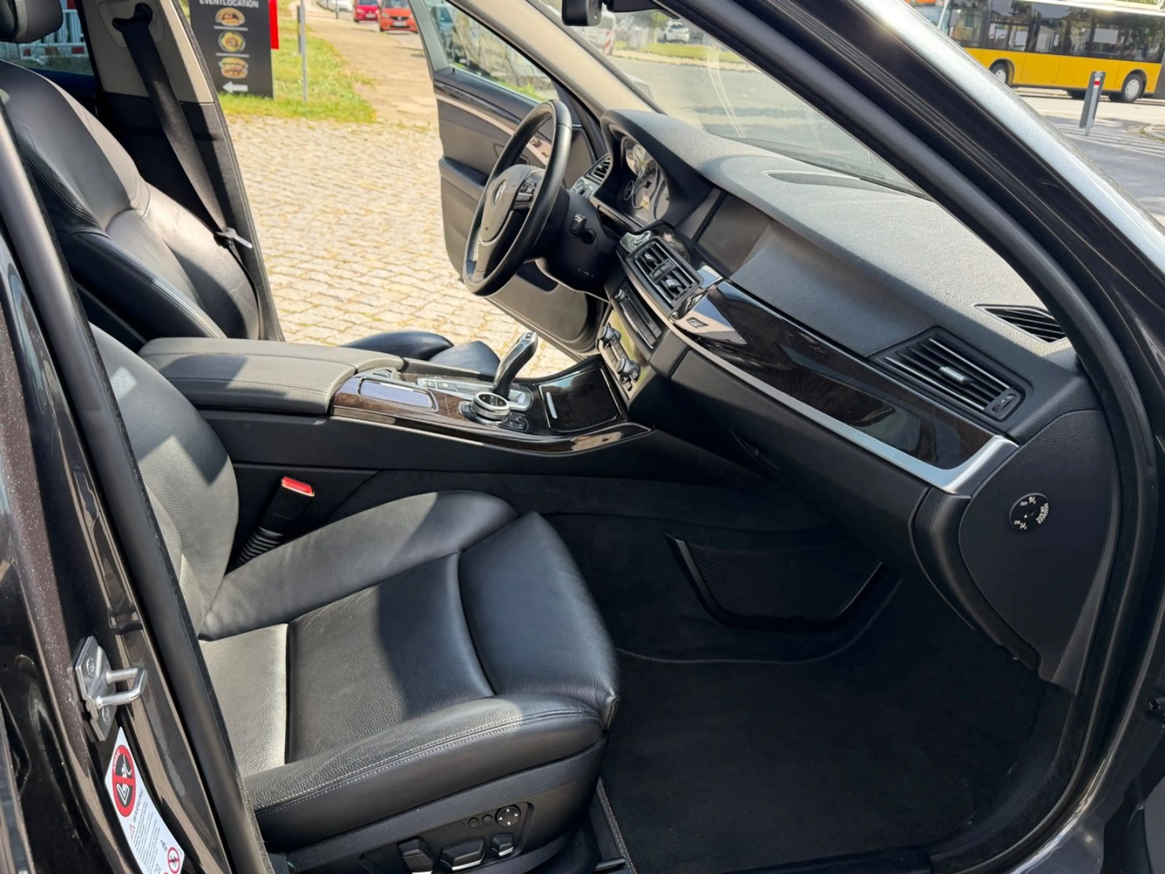 BMW 520 d Touring*Leder*Pano*Xenon*AHK* — photo 12
