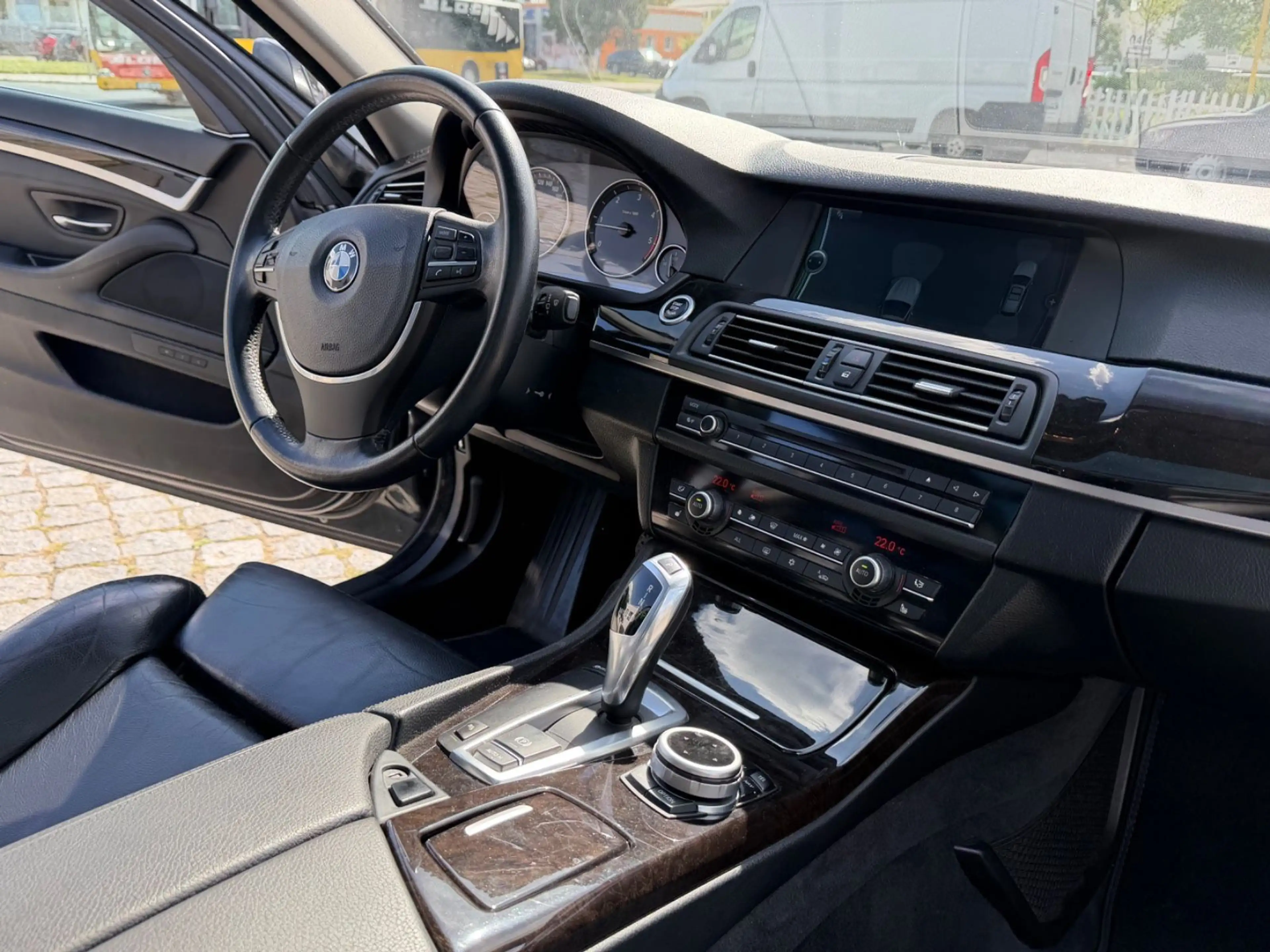 BMW 520 d Touring*Leder*Pano*Xenon*AHK* — photo 17