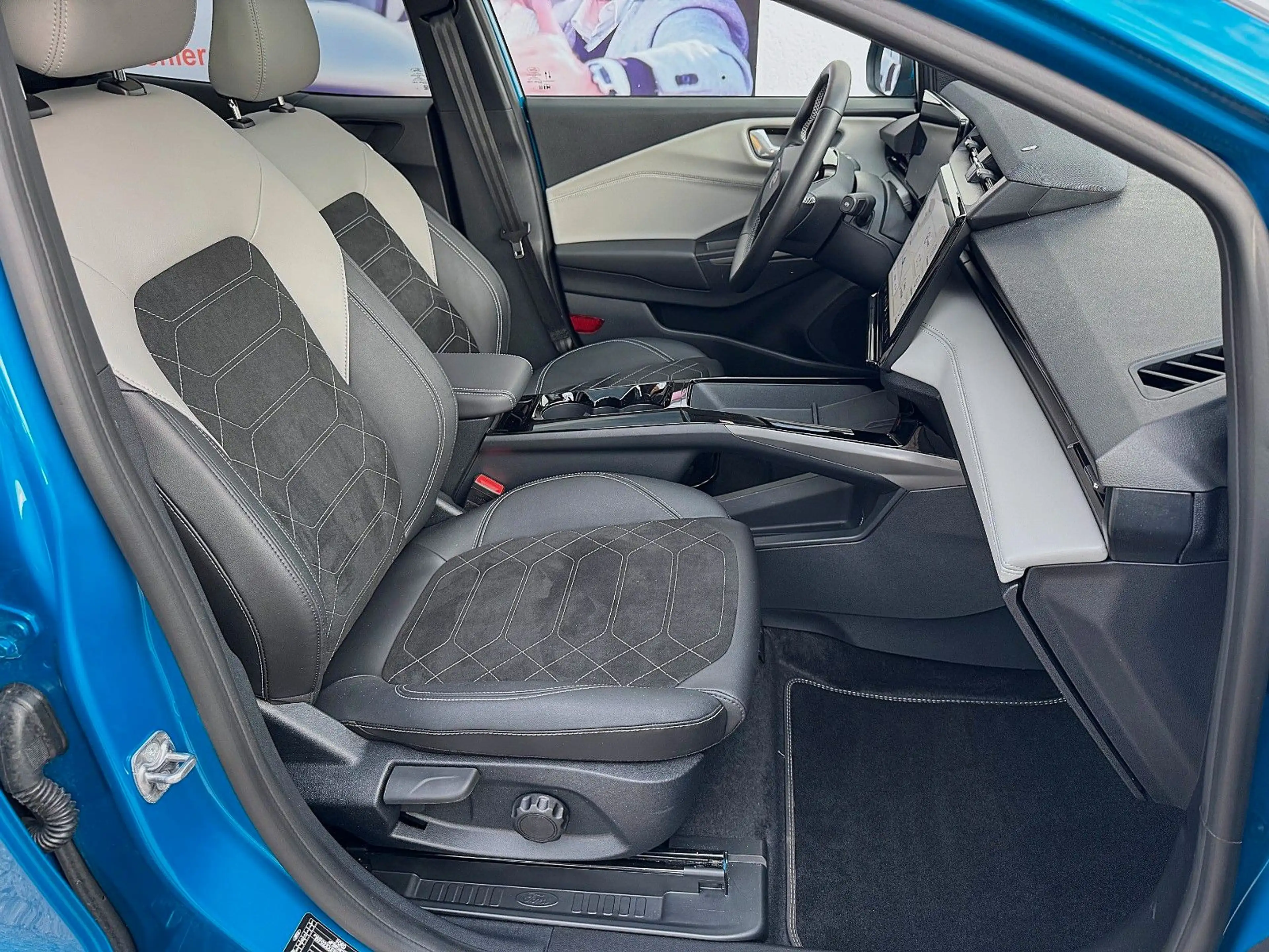 Ford Puma Gen-E 43 kwh PREMIUM (mit Panoramadach) — photo 11