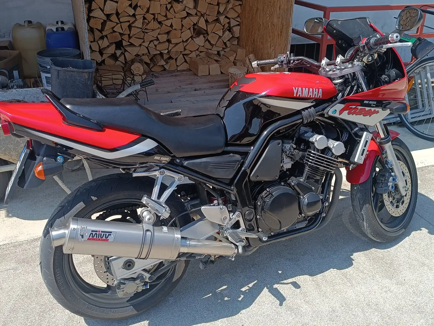 Yamaha FZS 600 fazer Červená - 1