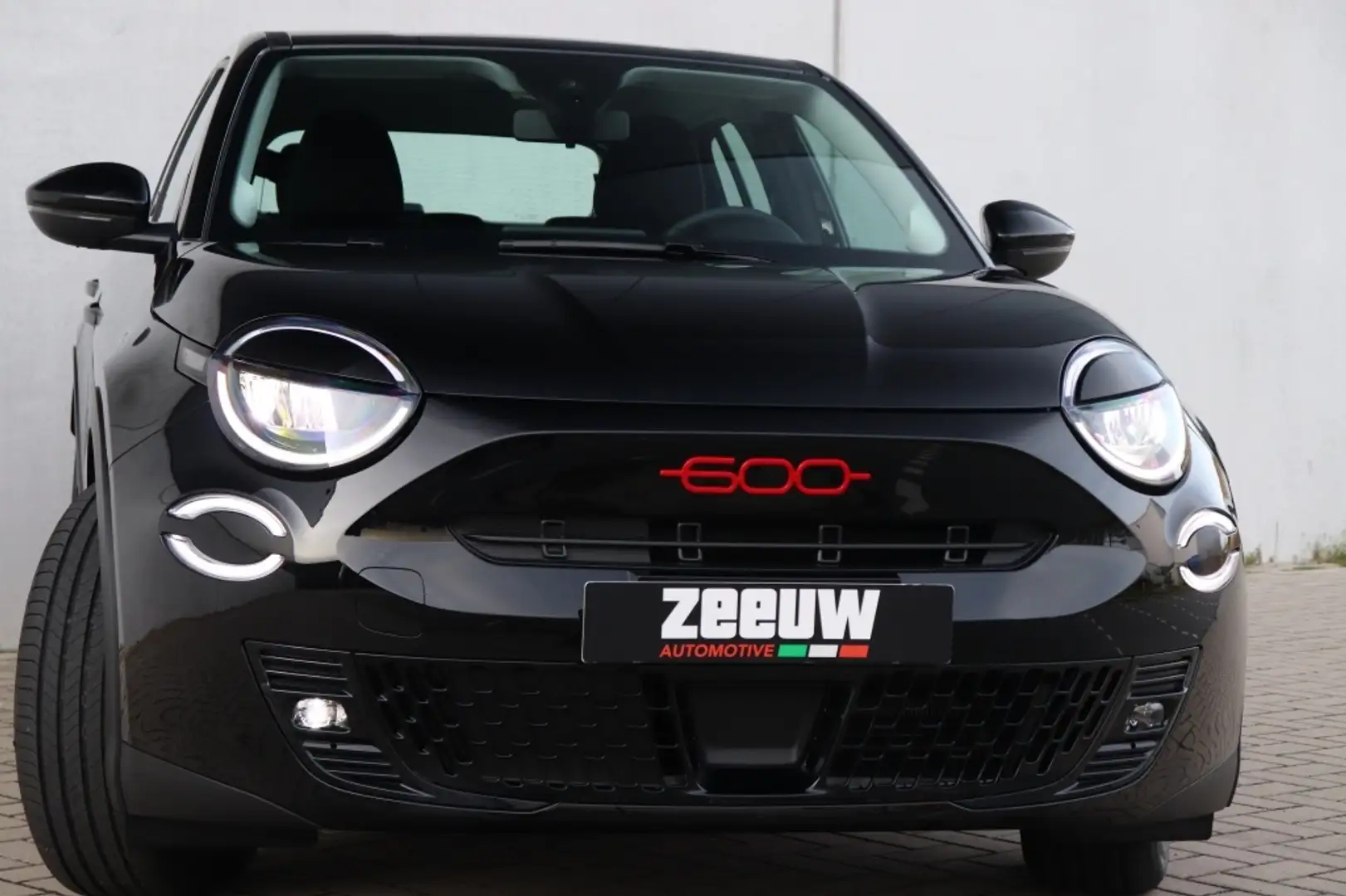 Fiat 600e RED 54 kWh | Carplay | Clima | Cruise | Direct Lev Negru - 2