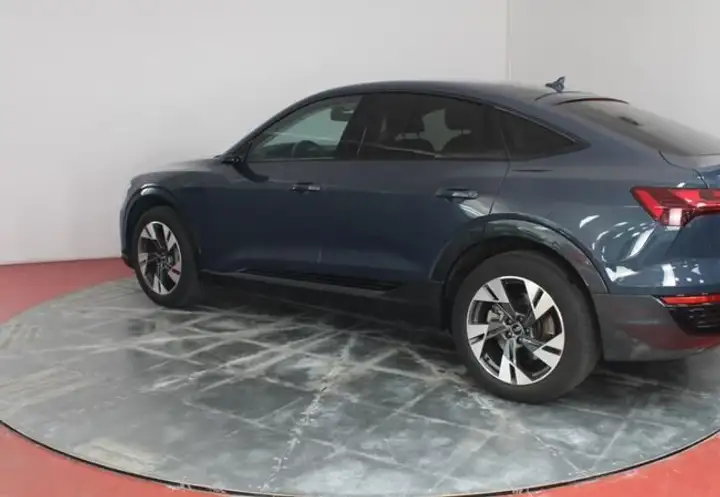 Audi e-tron 2023, foto 3