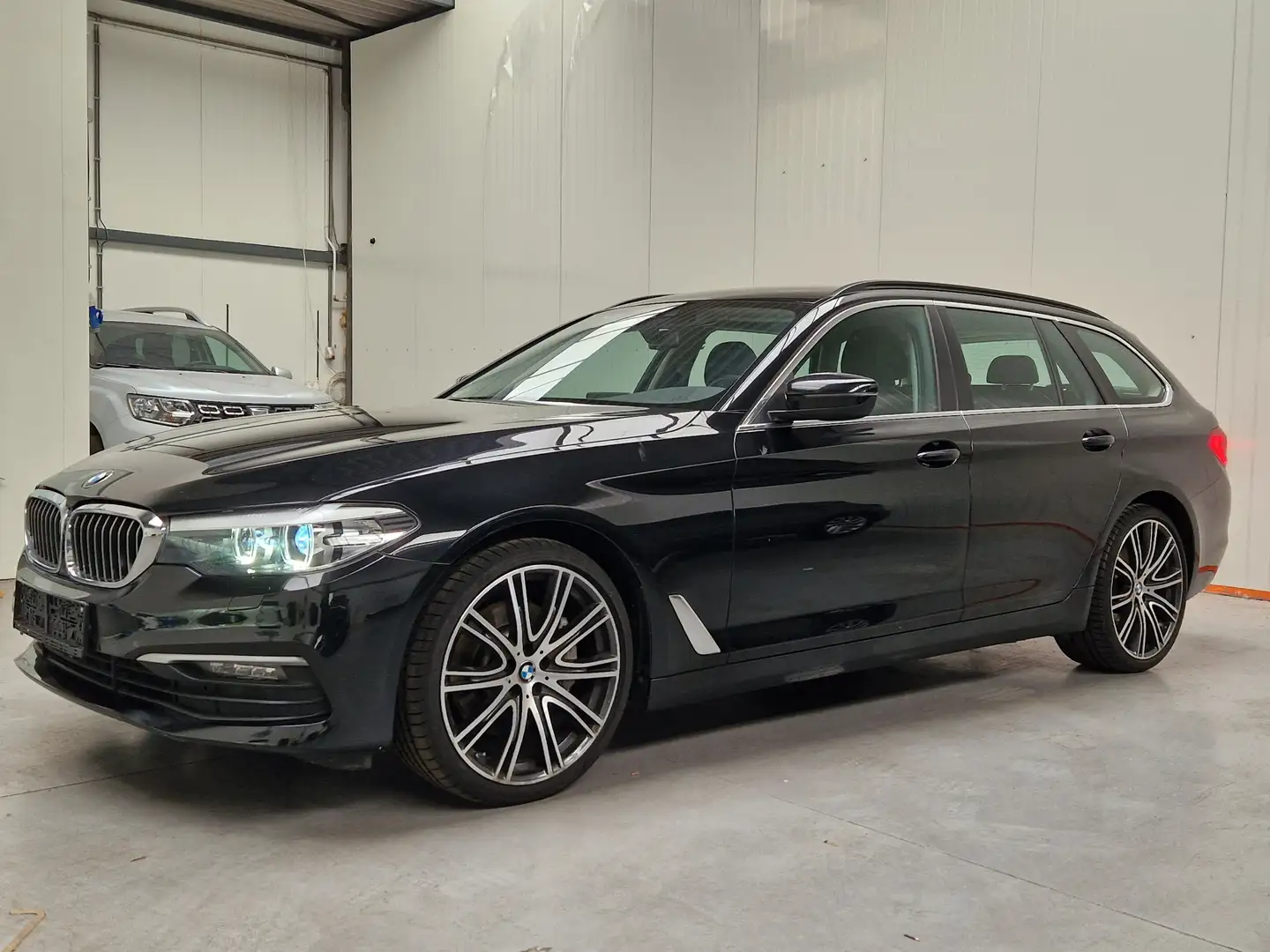BMW 530 Touring 530 dAS AdBlue Noir - 1