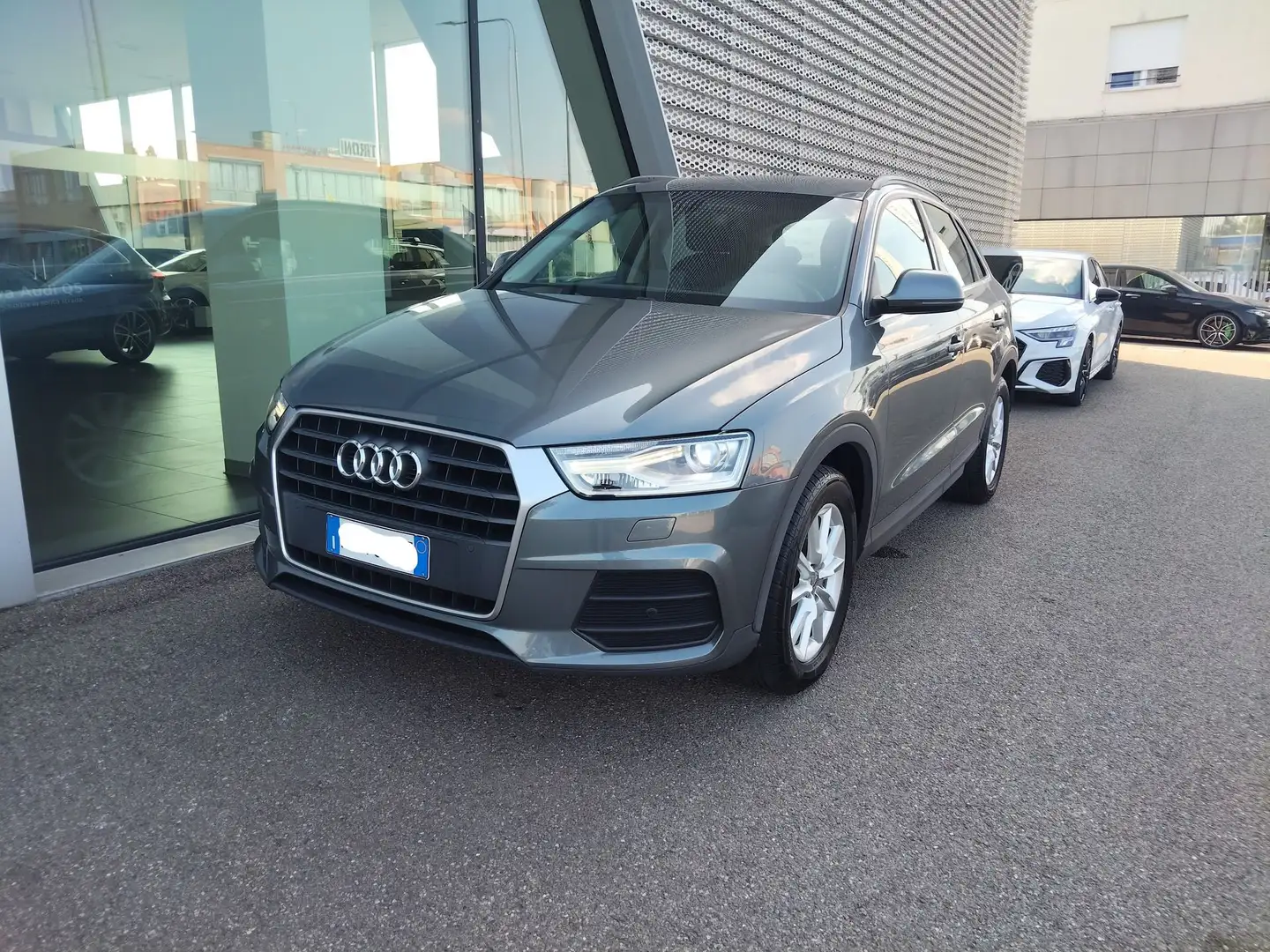 Audi Q3 Q3 2.0 TDI 150 CV S tronic Business Gris - 1
