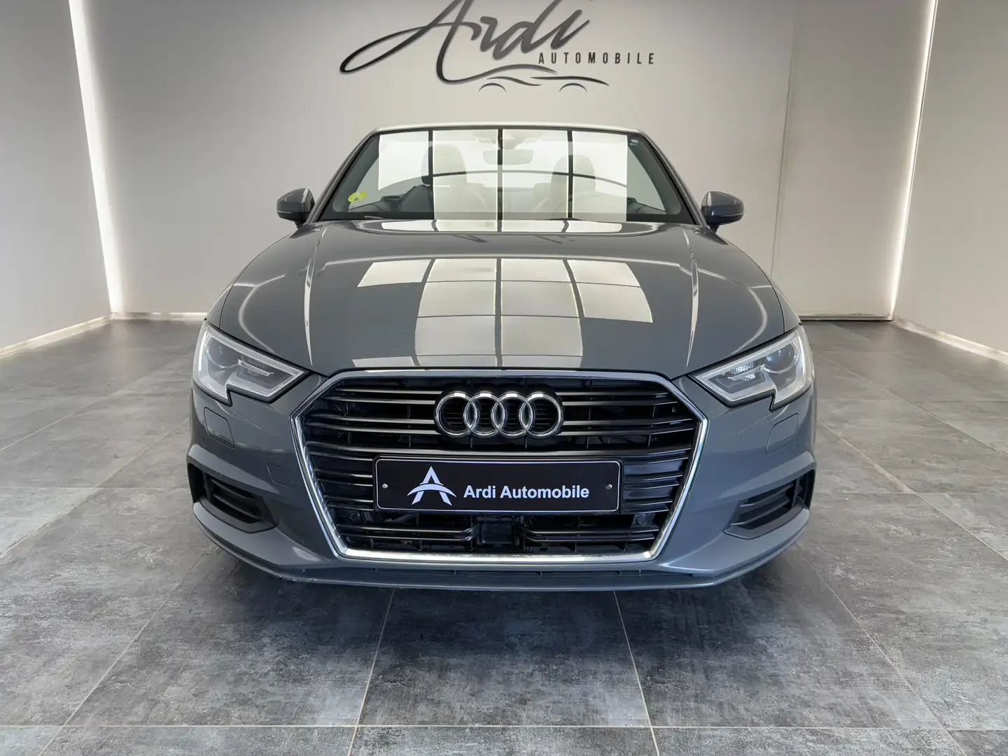 Audi A3 Cabriolet 1.6 TDi*GPS*XENON*SIEGES CHAUFF*GARANTIE Grijs - 2