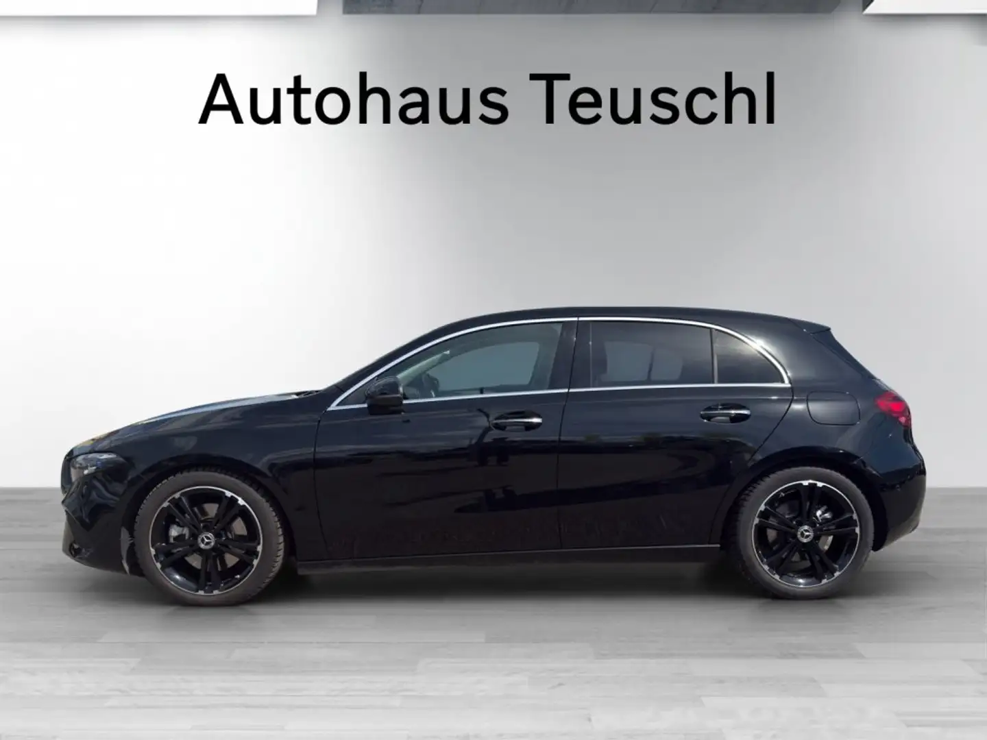 Mercedes-Benz A 220 Mercedes-Benz A 220 4Matic Schwarz - 2