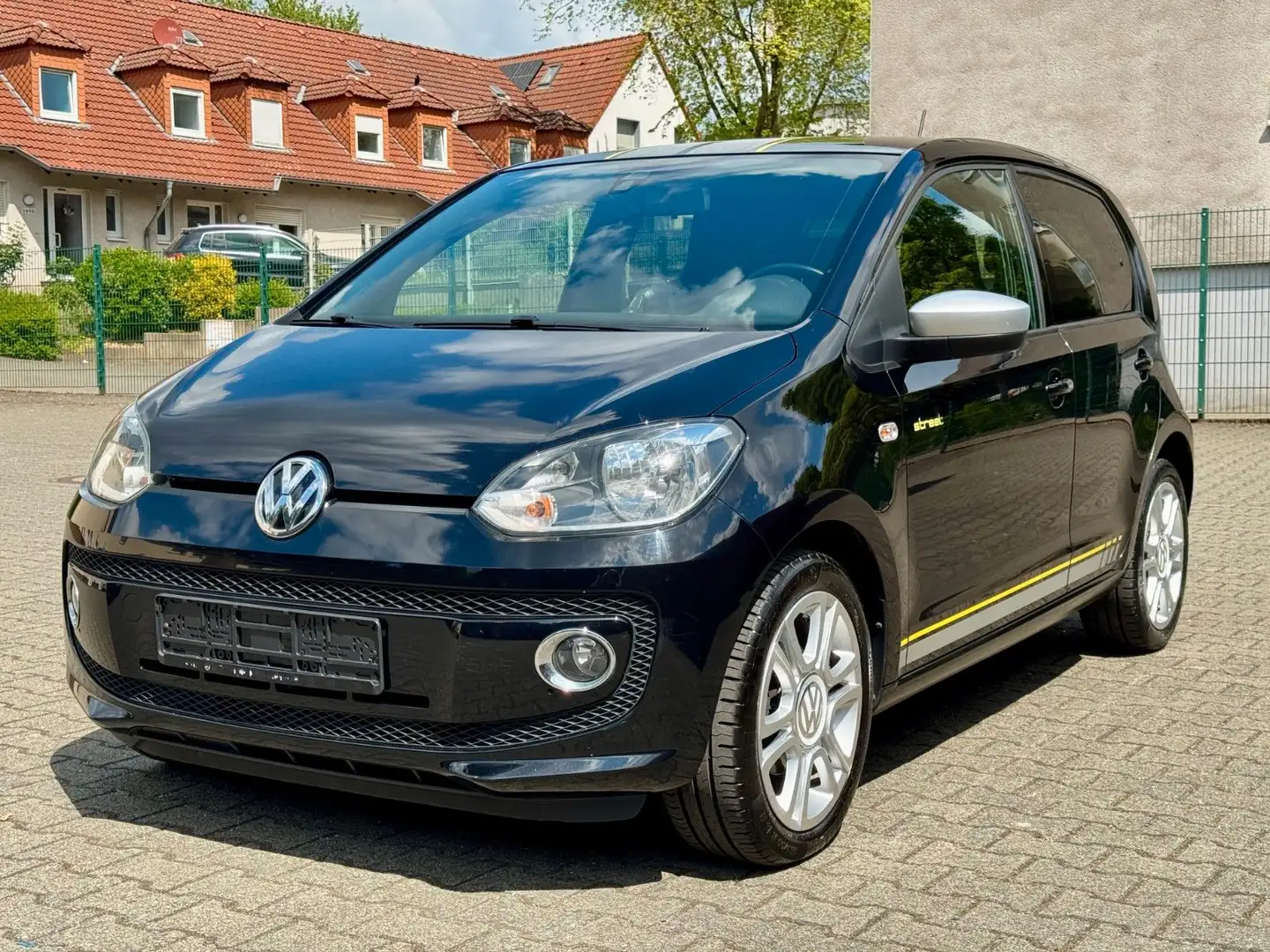 Volkswagen up! street up! BMT eco HU NEU Noir - 1