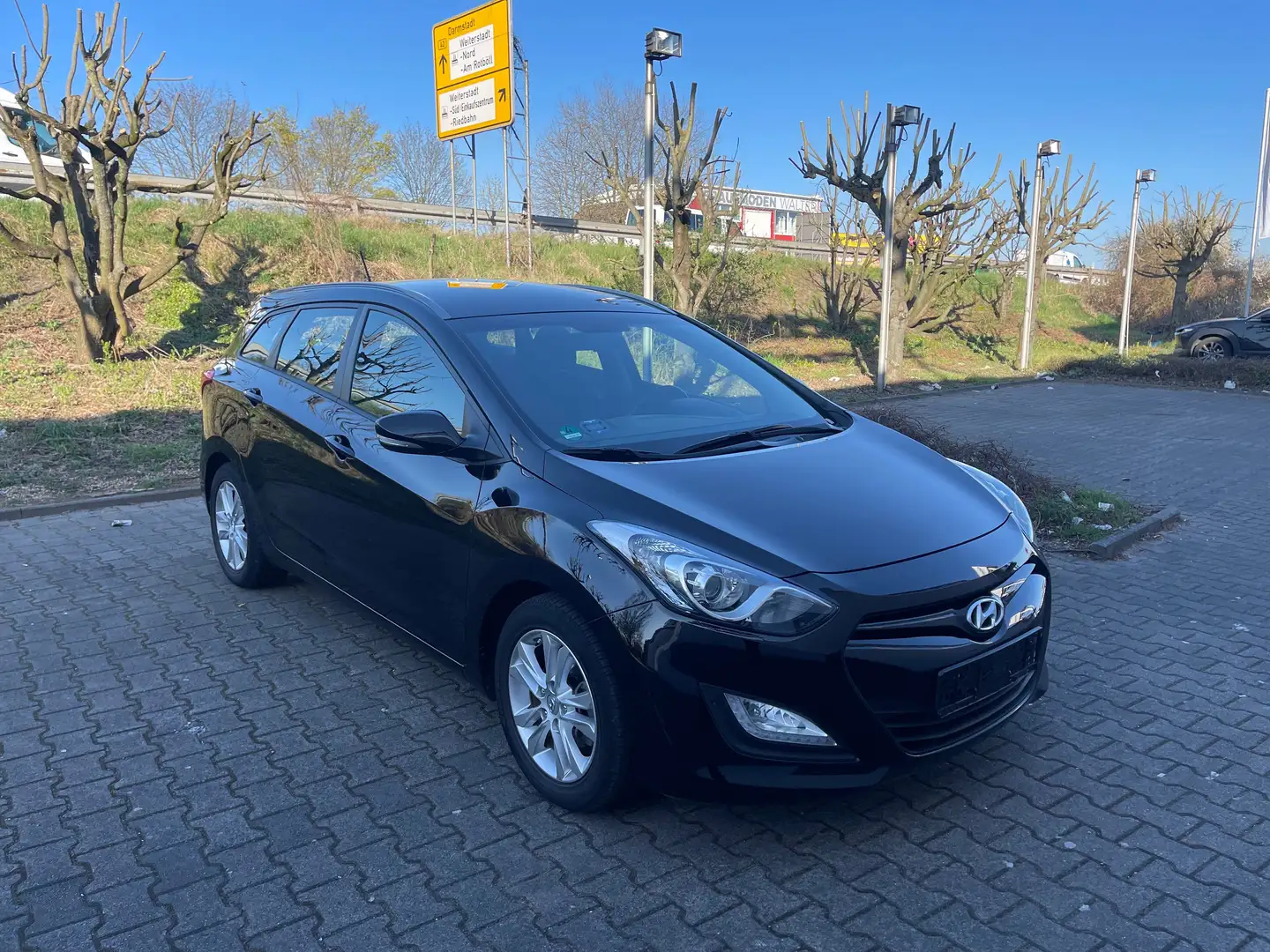 Hyundai i30 i30cw i30cw 1.4 Trend Schwarz - 1