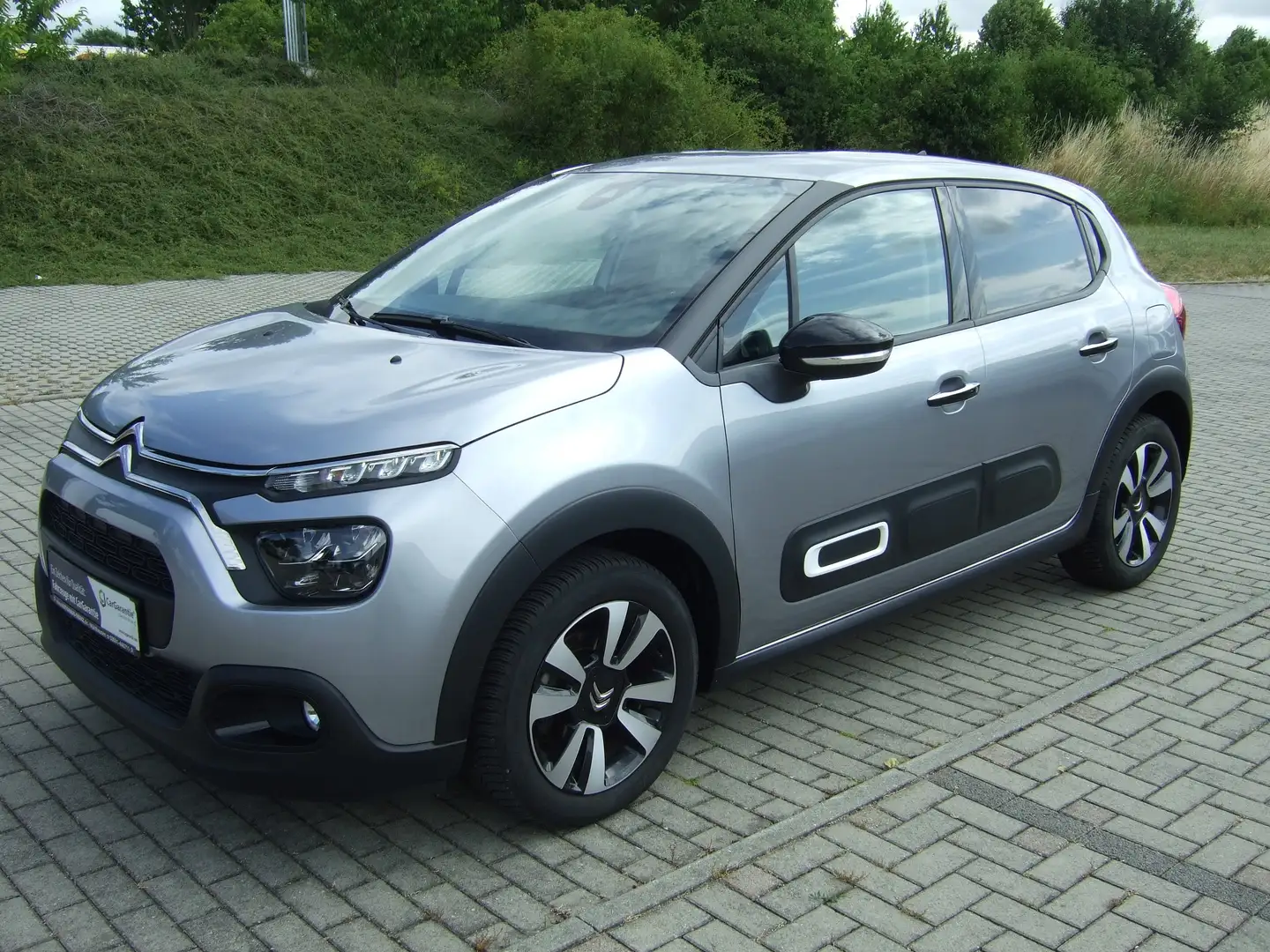 Citroen C3 Pure Tech 110 Max Navi Allwetter RFK Klima Alu Grau - 1