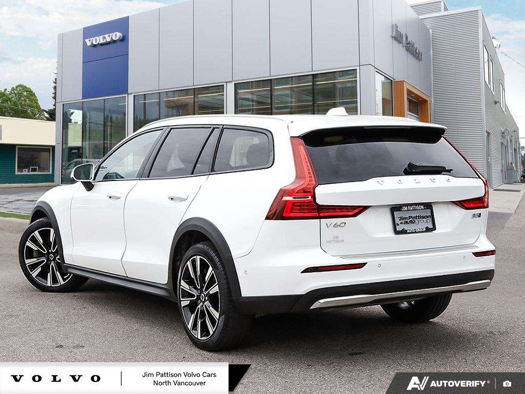 2023 Volvo V60 Cross Country