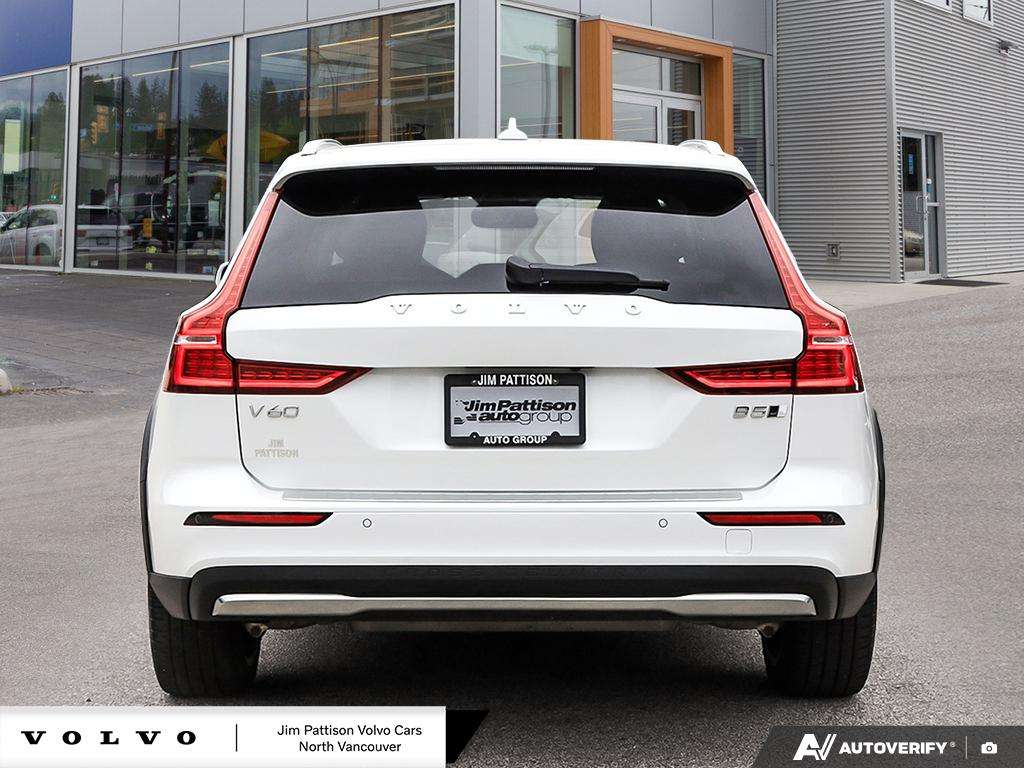2023 Volvo V60 Cross Country