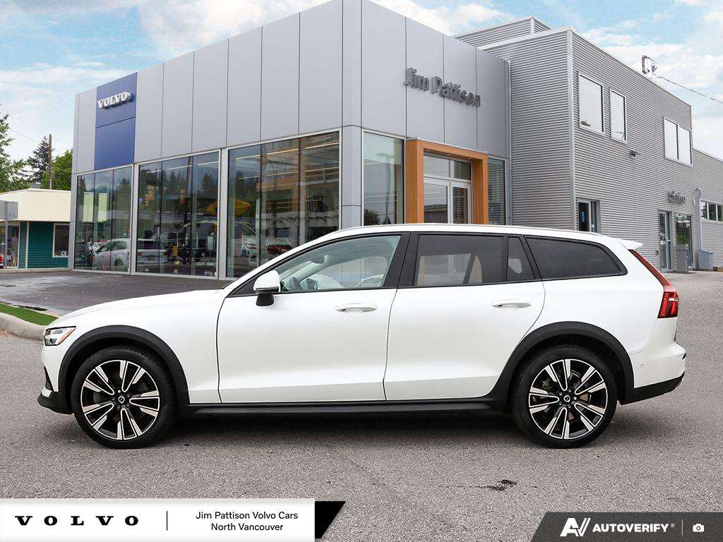 2023 Volvo V60 Cross Country