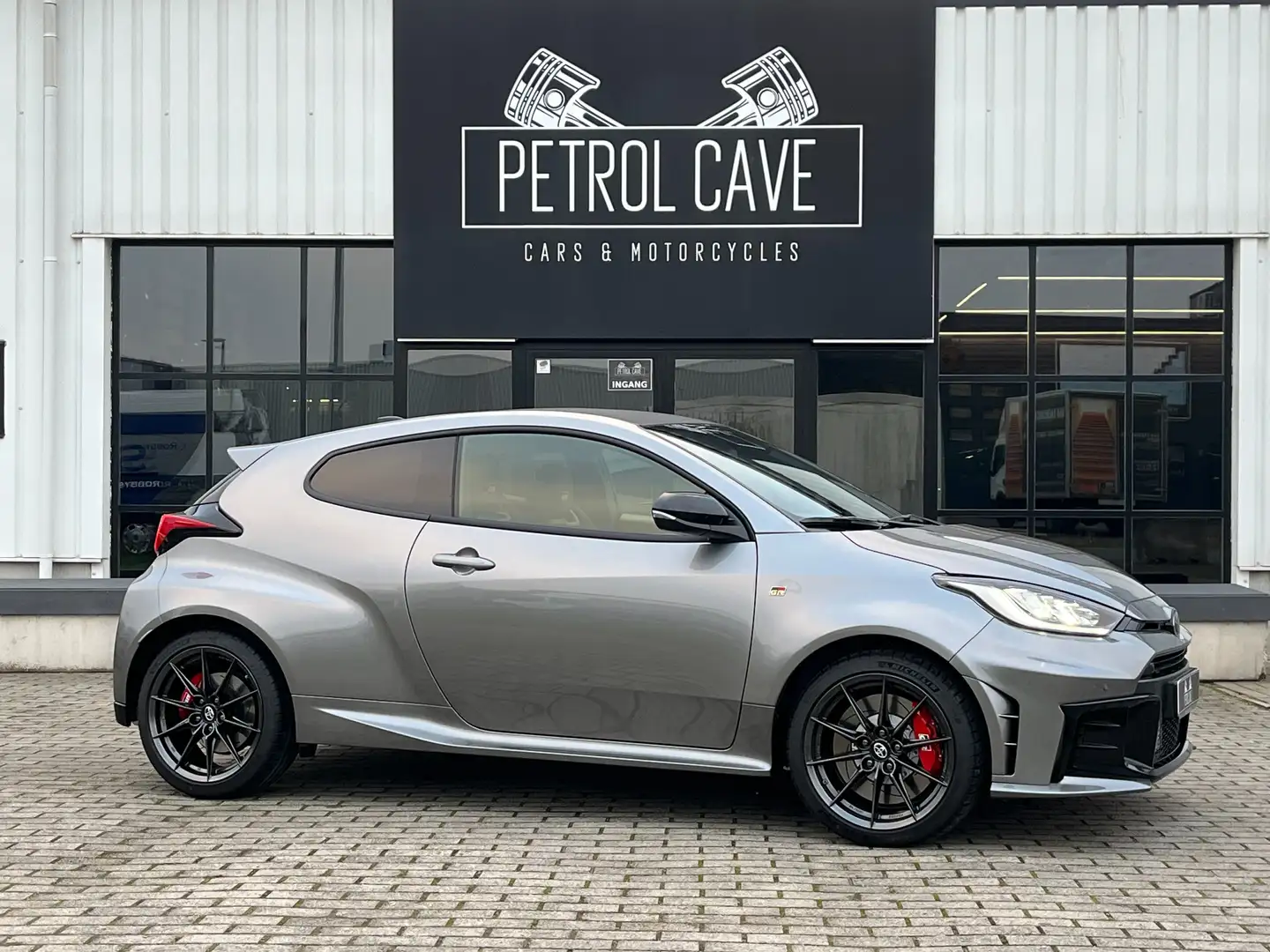 Toyota Yaris GR-FOUR Automaat - Premium Pack + Forged Wheels Gris - 1