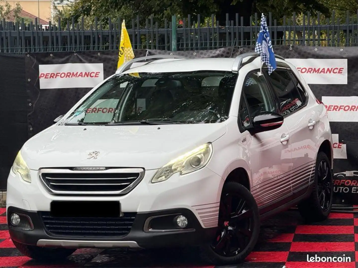 Peugeot 2008 1.2 THP 130CV URBANCROSS 4X4 Année 07-2015 120.000KM Certifié Garantie 6 Mois Weiß - 1