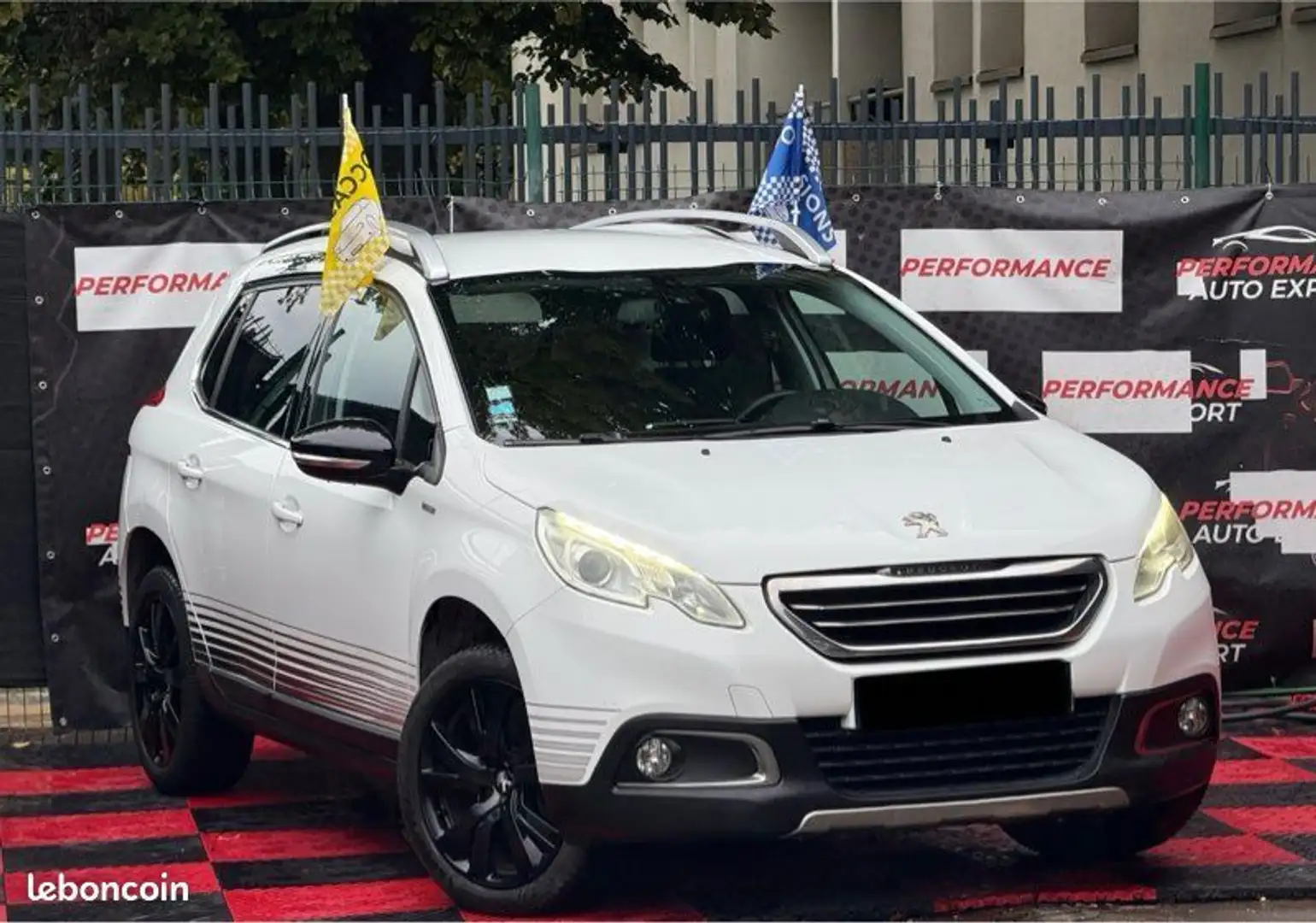 Peugeot 2008 1.2 THP 130CV URBANCROSS 4X4 Année 07-2015 120.000KM Certifié Garantie 6 Mois Weiß - 2