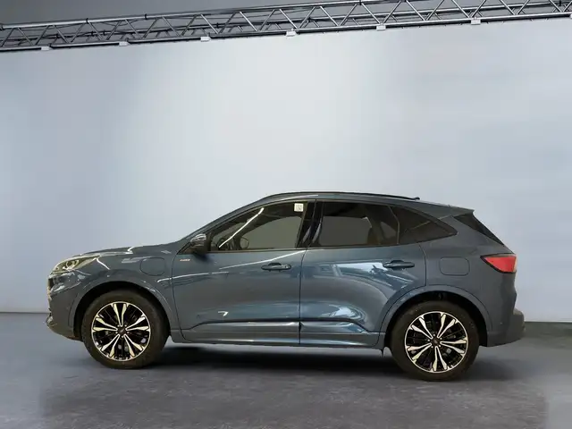 Ford Kuga view 3