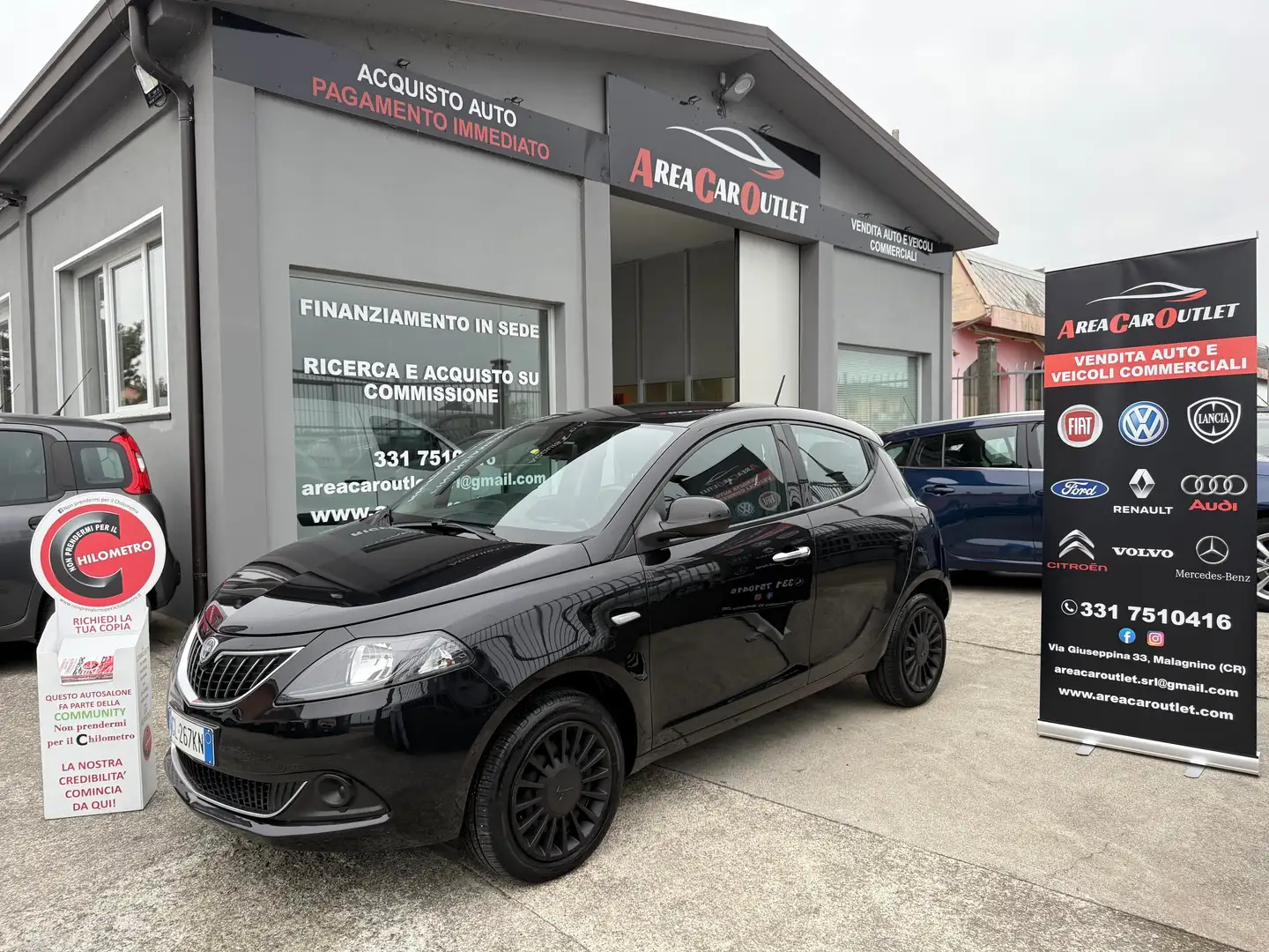 Lancia Ypsilon 1.0 firefly hybrid Gold*09/2022*km 18.372*GARANZIA Schwarz - 1